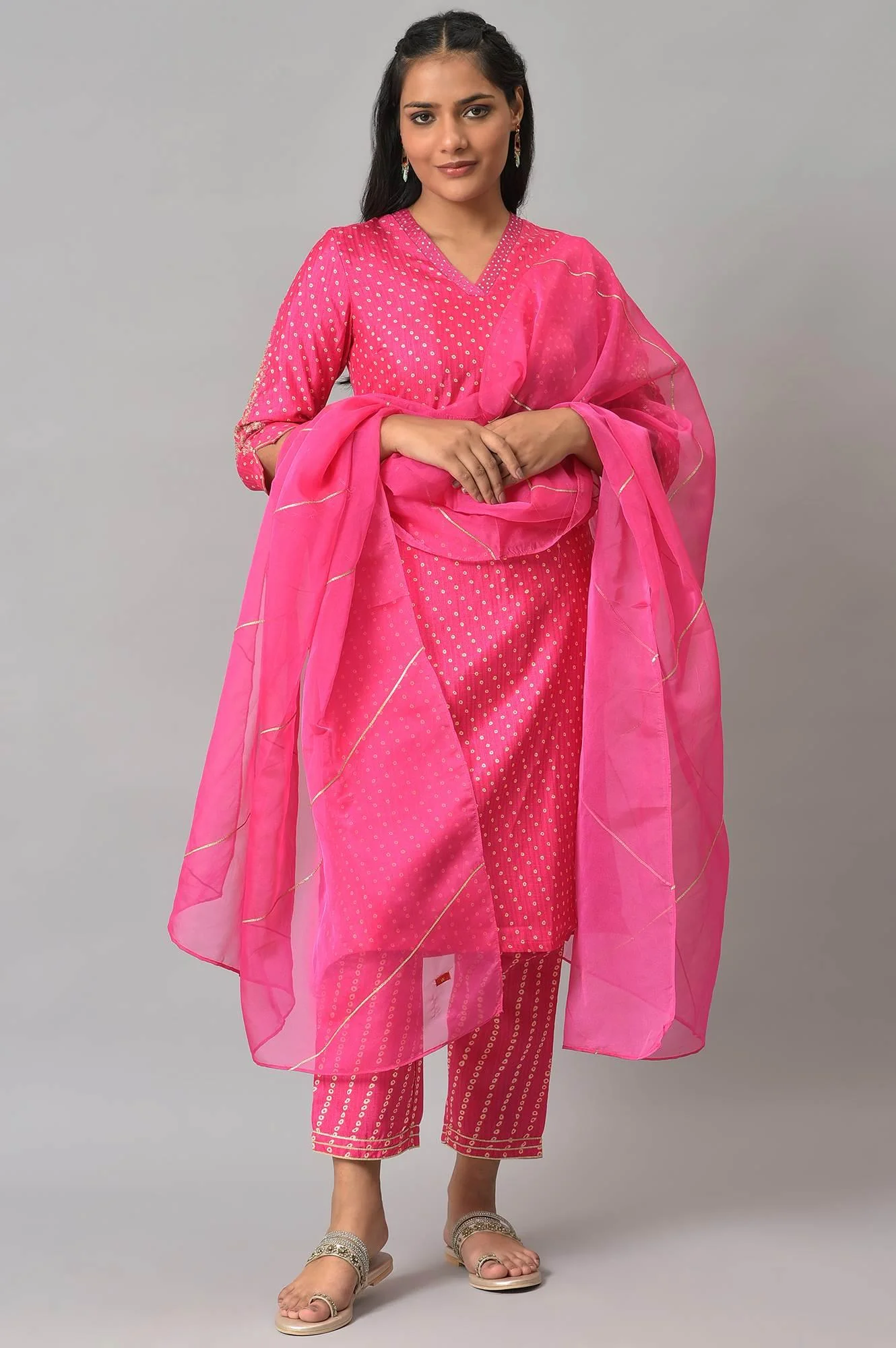 Pink Bandhani Printed Embroidered kurta With Pants And Organza Dupatta - Image 10