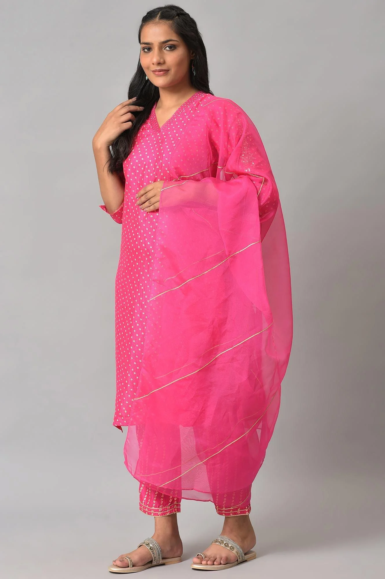 Pink Bandhani Printed Embroidered kurta With Pants And Organza Dupatta - Image 3