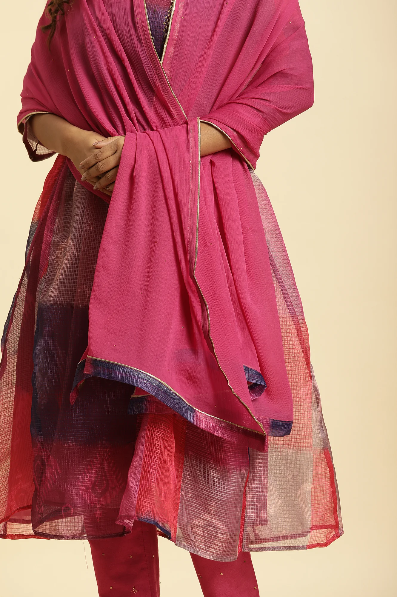 Pink Chiffon Dupatta With Golden Mukaish Highlight - Image 5