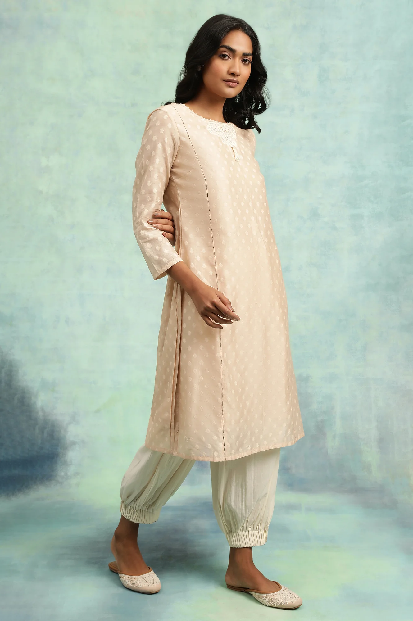 Pink Cotton Silk Dobby kurta With Embroidery - Image 4