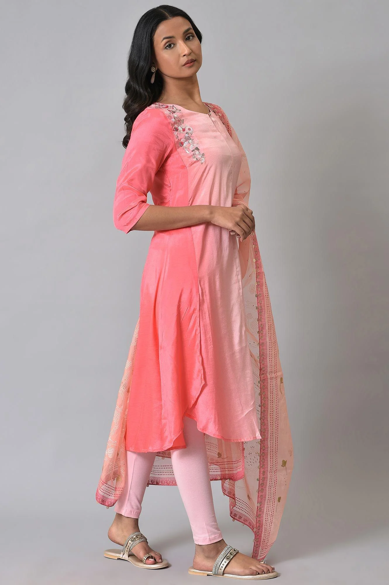 Pink Embroidered Ombre kurta Set - Image 4