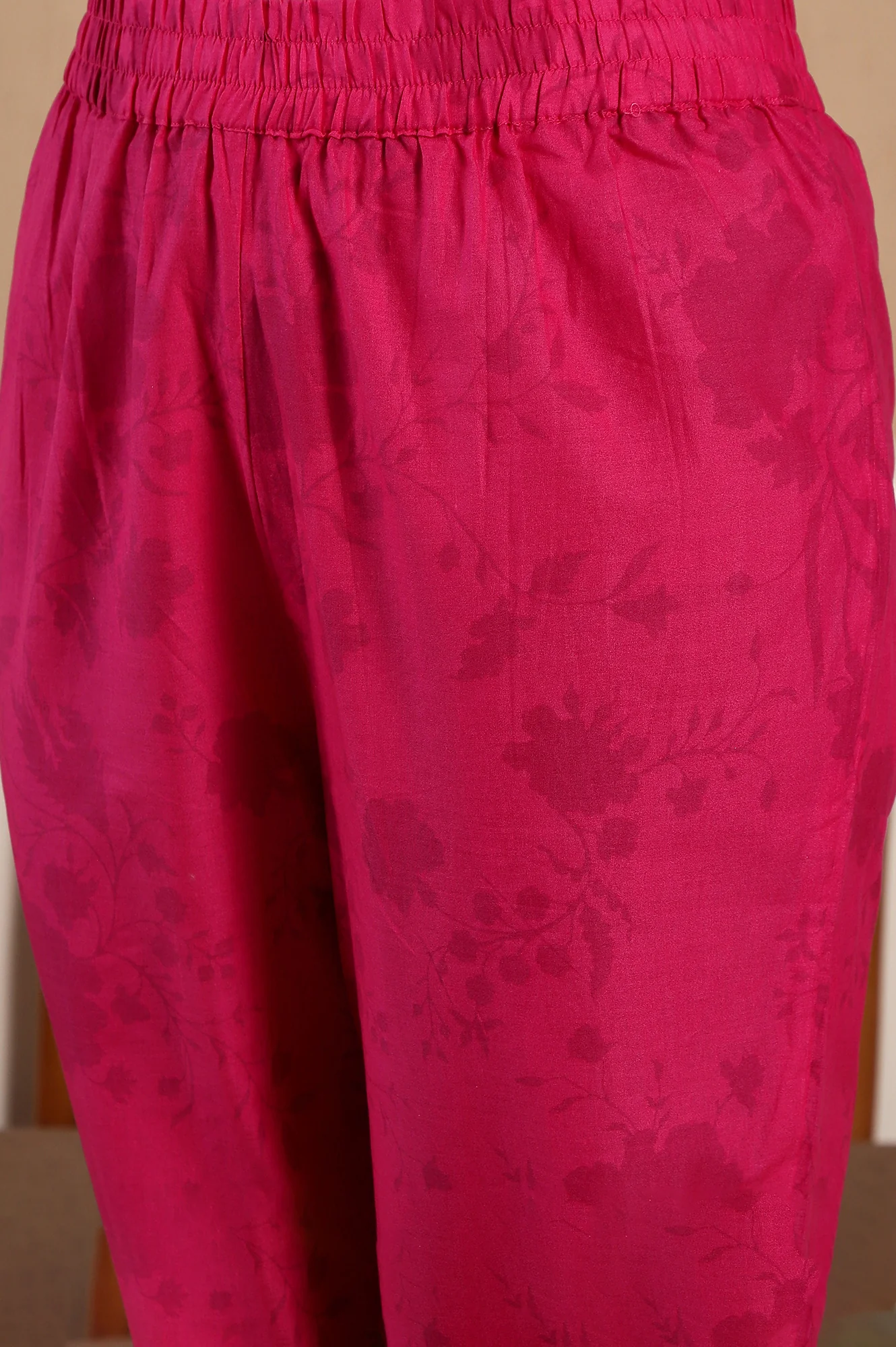 Pink Floral Printed Cotton Kurta and Pants Co-ord Set - Image 9