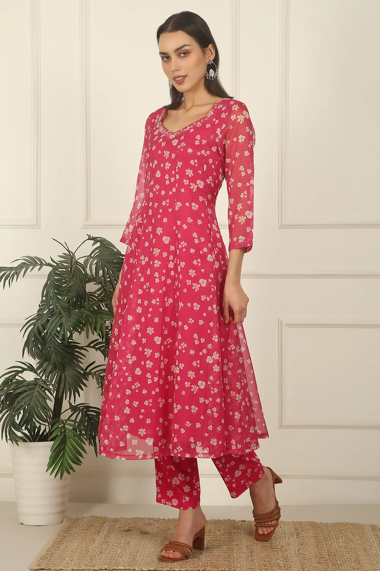Pink Floral Printed Organza Anarkali Kurta, Pants and Dupatta Set - Image 4