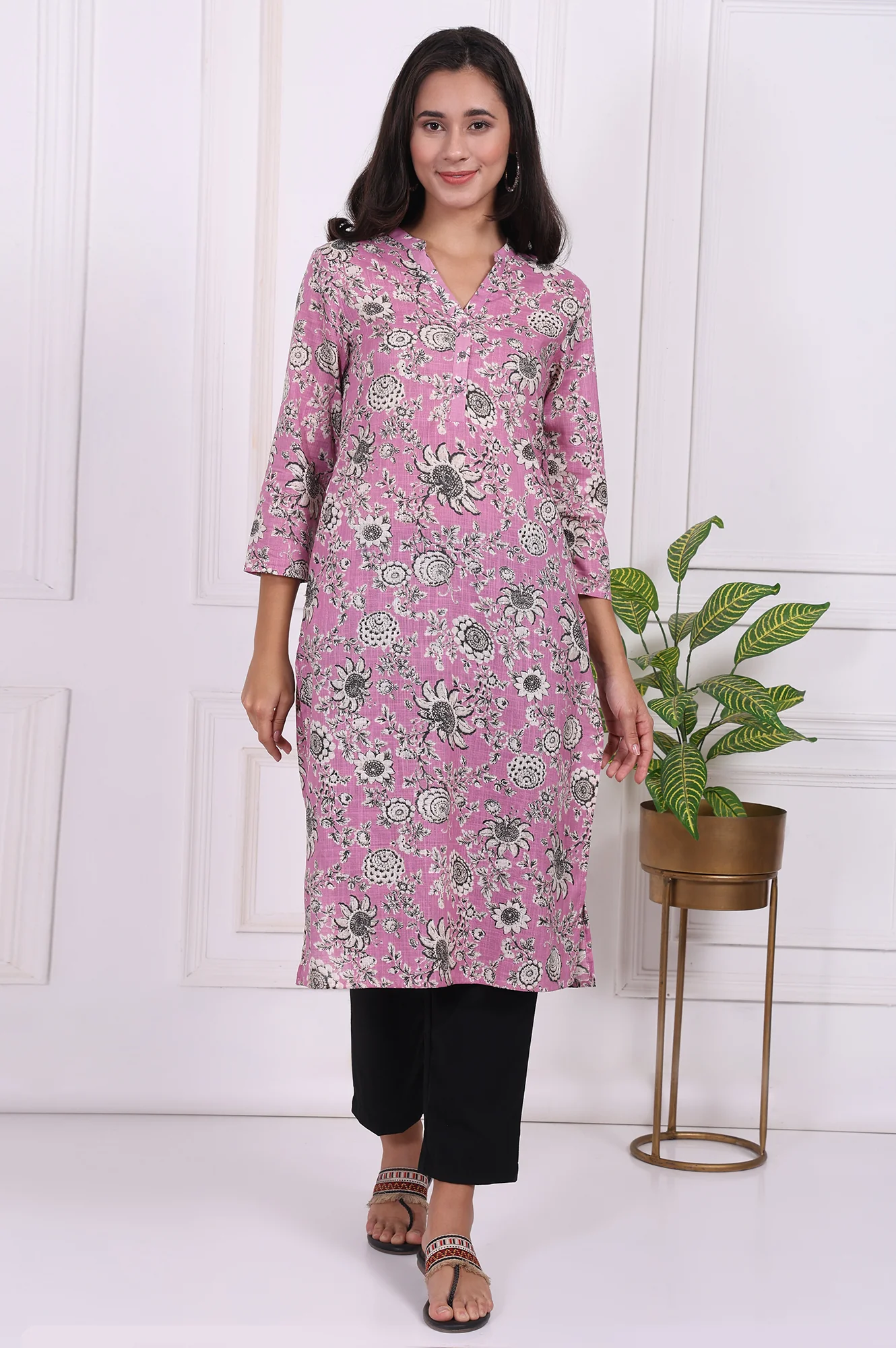 Pink Floral Printed Pure Cotton Straight Kurta - Image 2