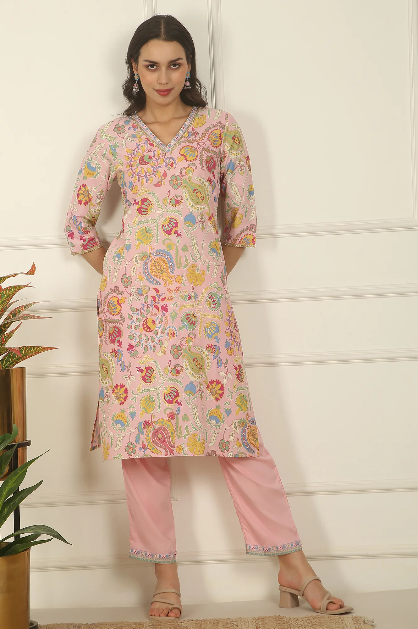 Pink Floral Printed Rayon Straight Kurta and Pants Set - Image 3