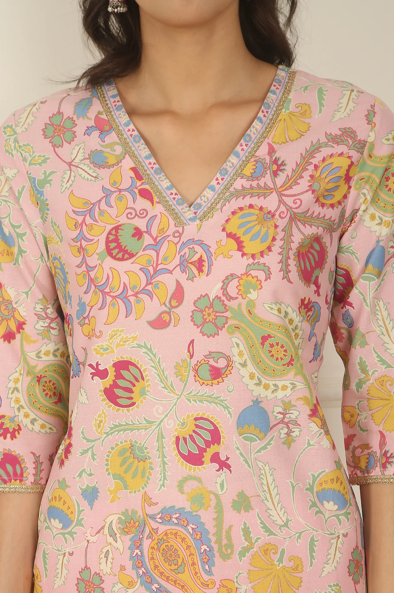 Pink Floral Printed Rayon Straight Kurta and Pants Set - Image 5