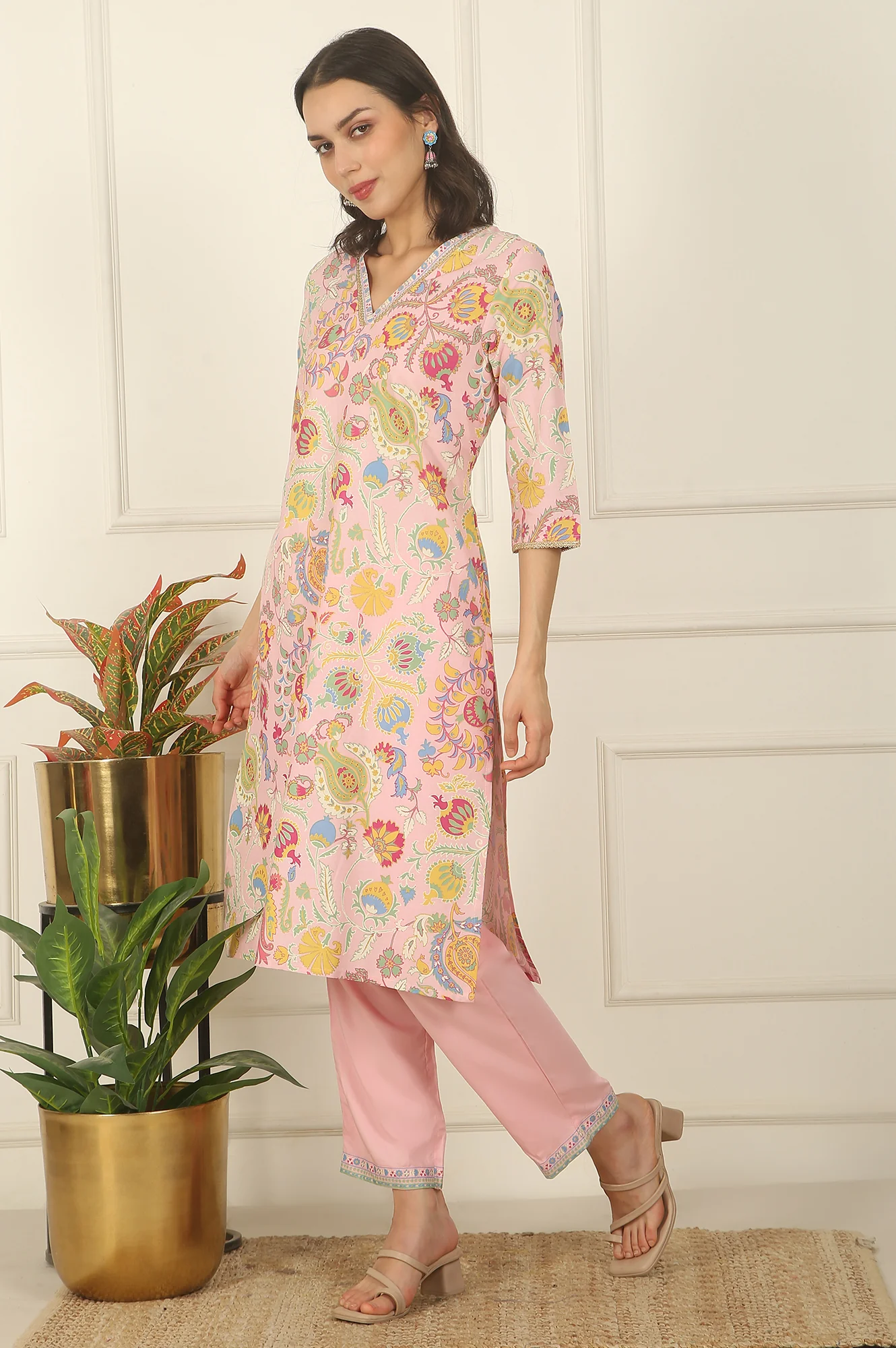 Pink Floral Printed Rayon Straight Kurta and Pants Set - Image 6