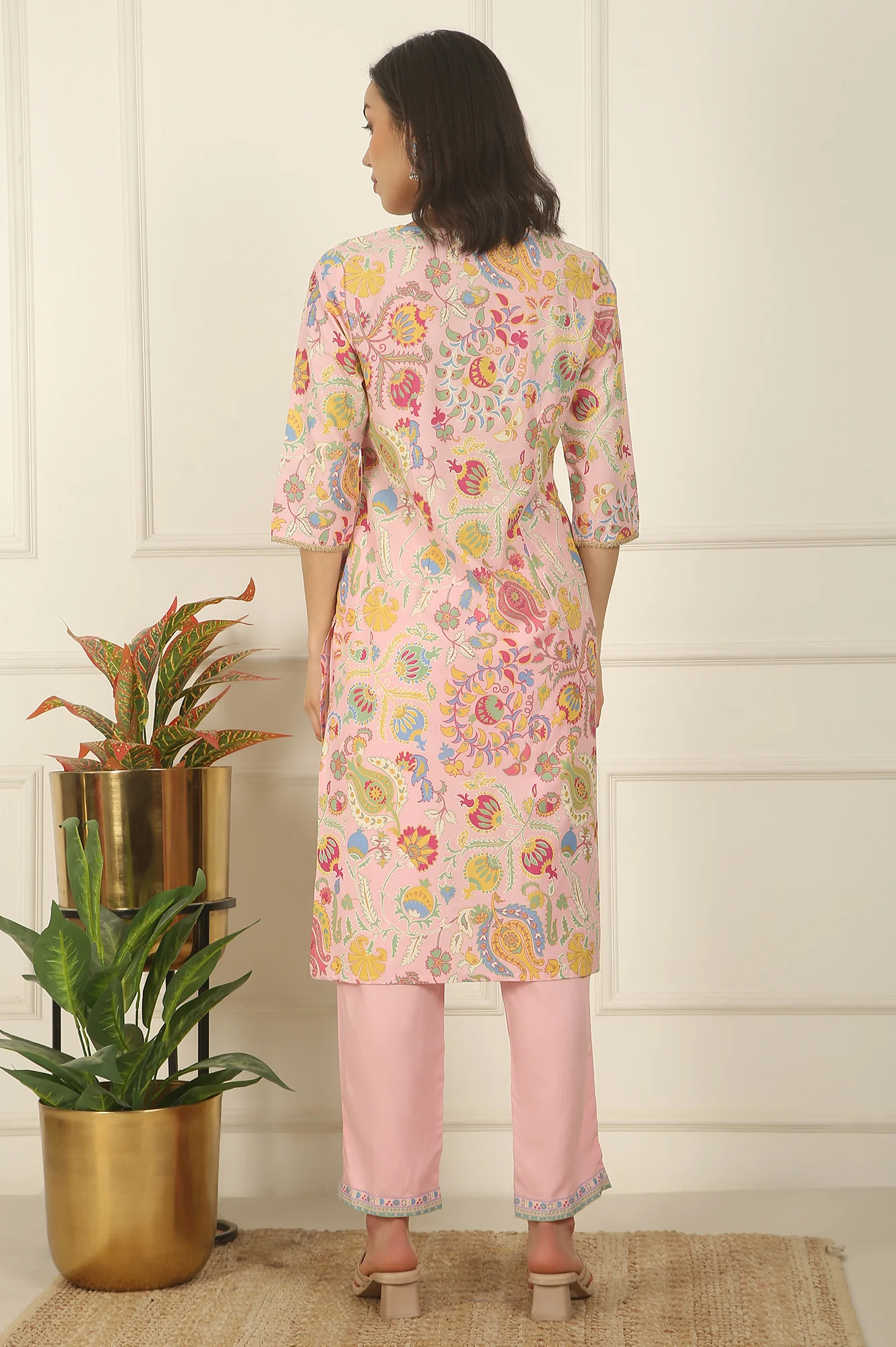 Pink Floral Printed Rayon Straight Kurta and Pants Set - Image 8