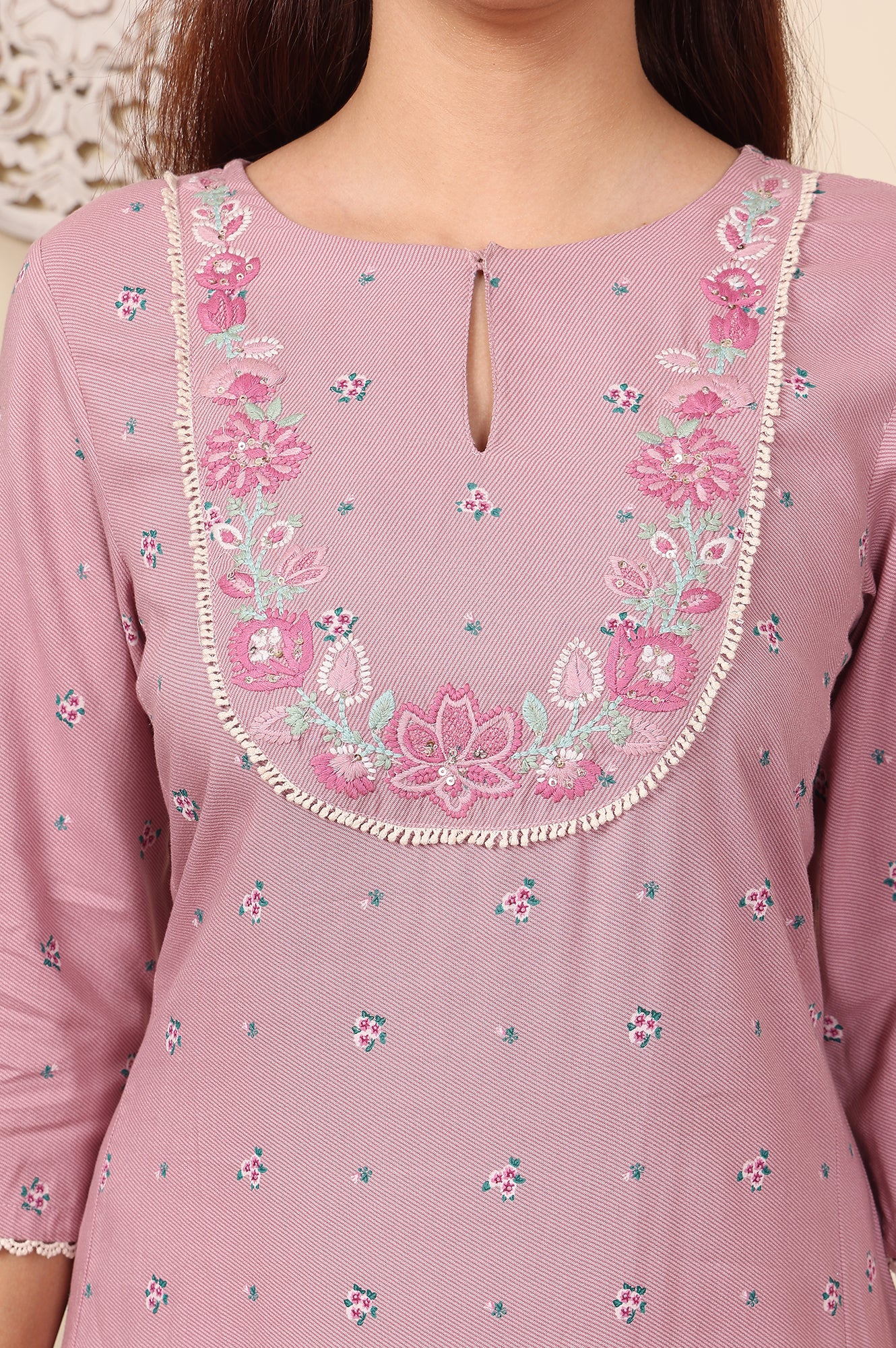 Pink Floral Printed Thread Embroidered Rayon Kurta And Pants Co-Ord Set - Image 3