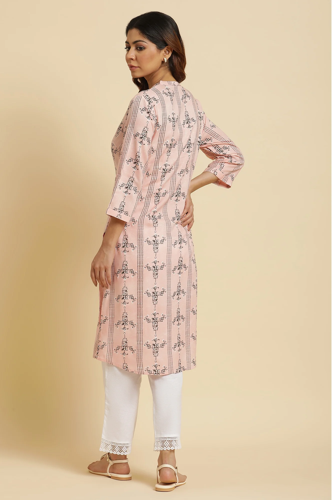 Pink Geometric Straight Rayon Kurta - Image 4