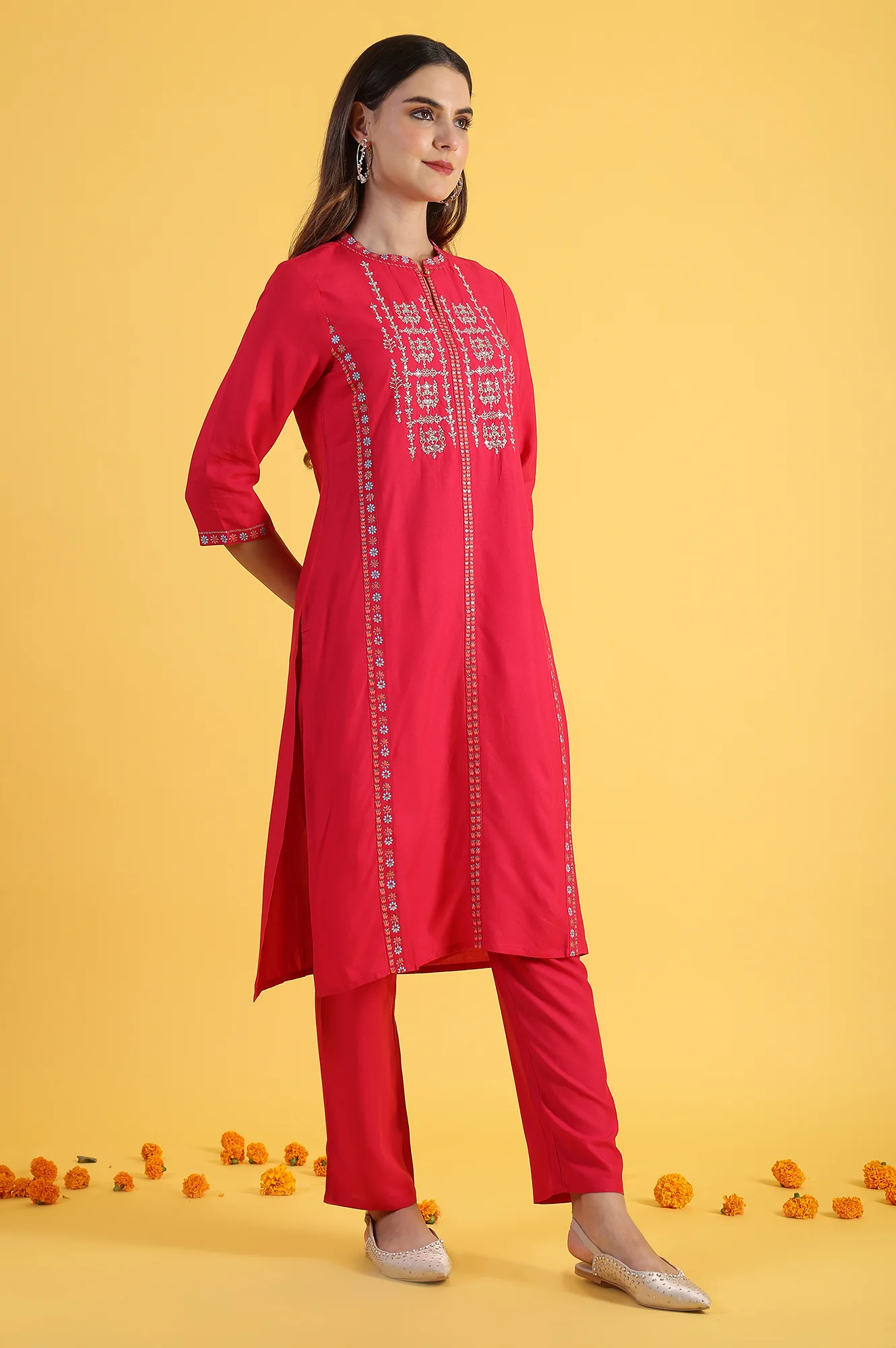 Pink Glitter Printed Embroidered Straight Kurta and Straight Pants Co-ord Set - Image 6