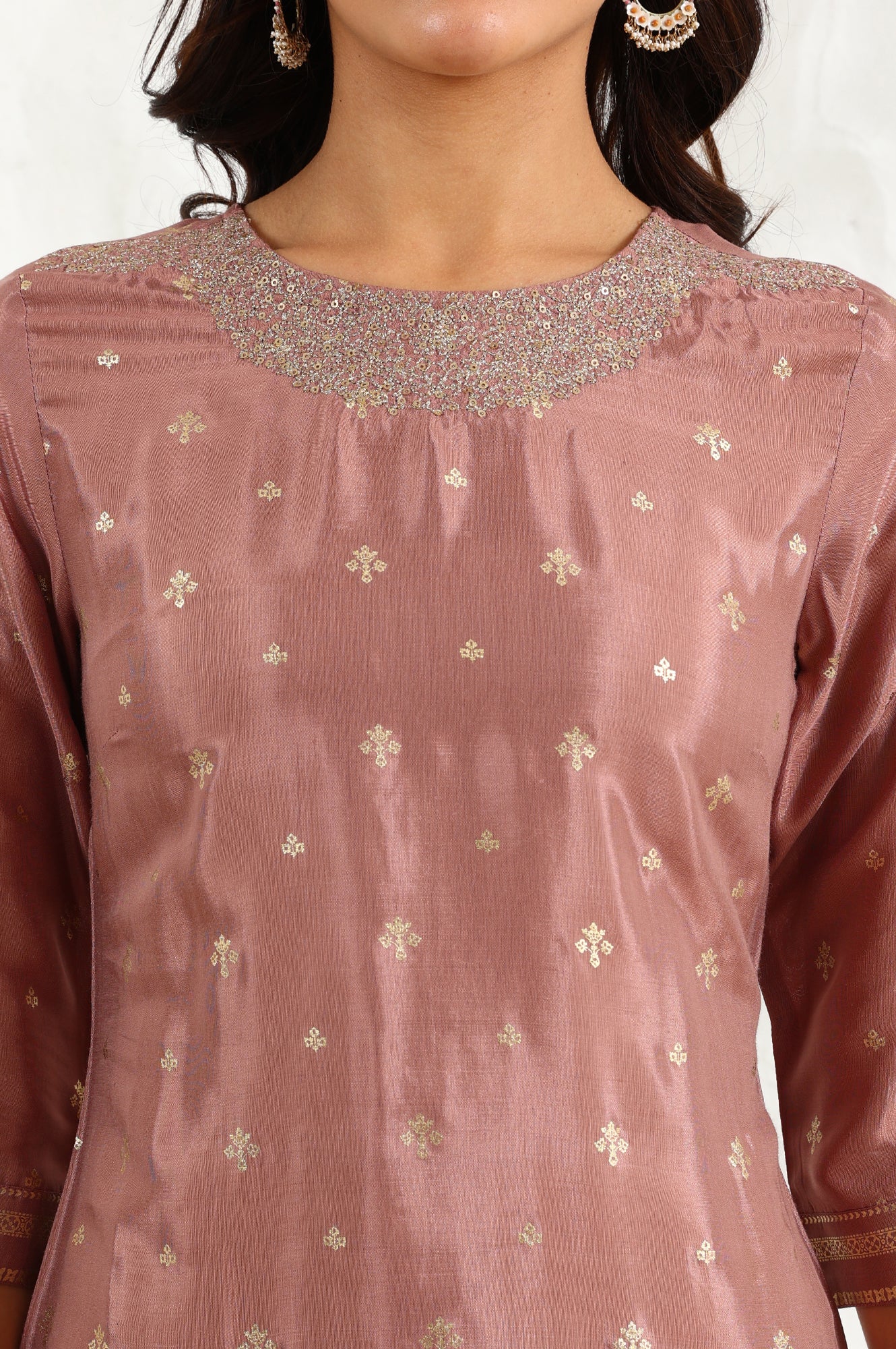 Pink Glitter Printed Shantung Straight Kurta With Embroidered Neck - Image 3