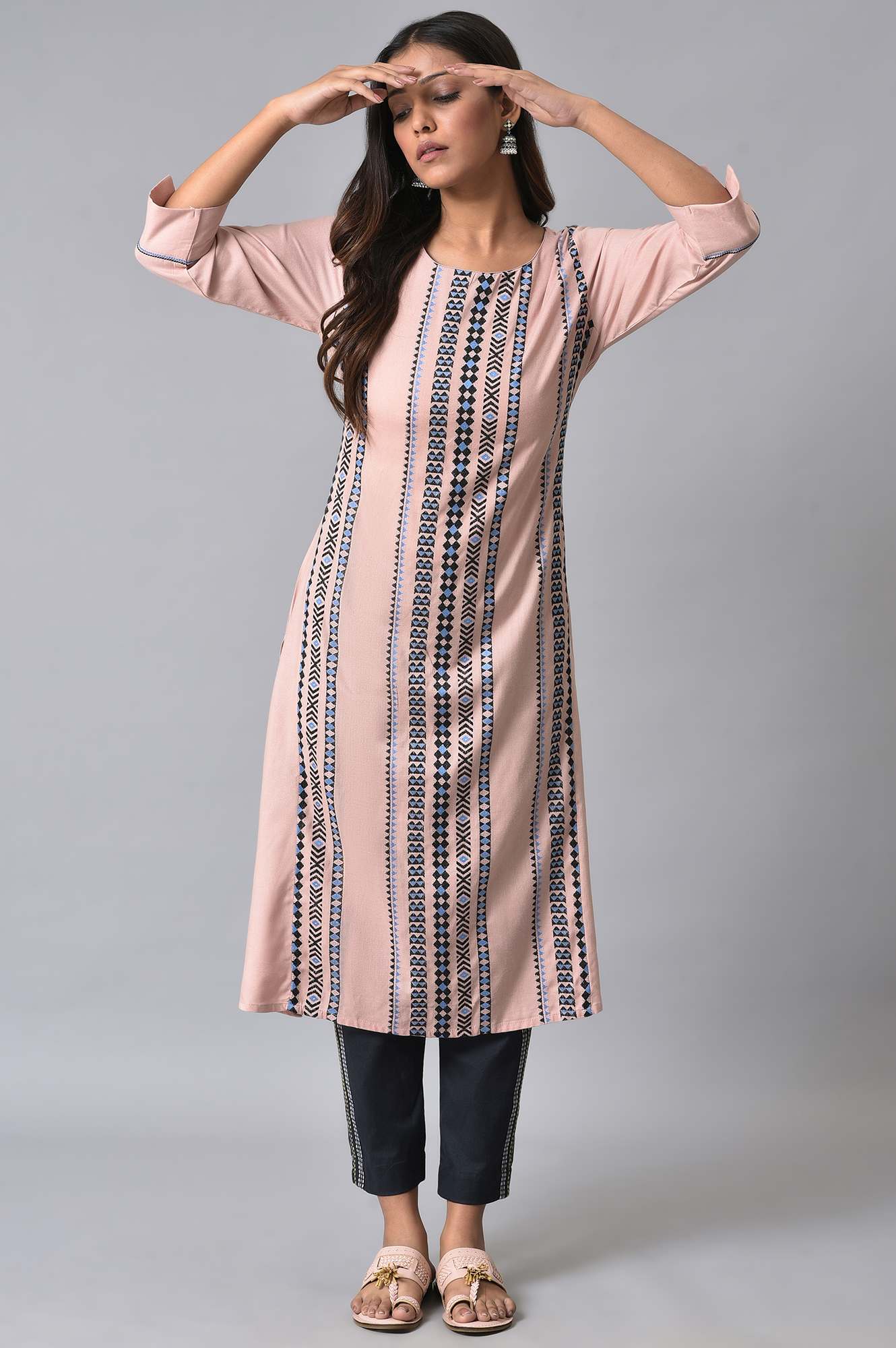 Pink Printed kurta Set - Image 8