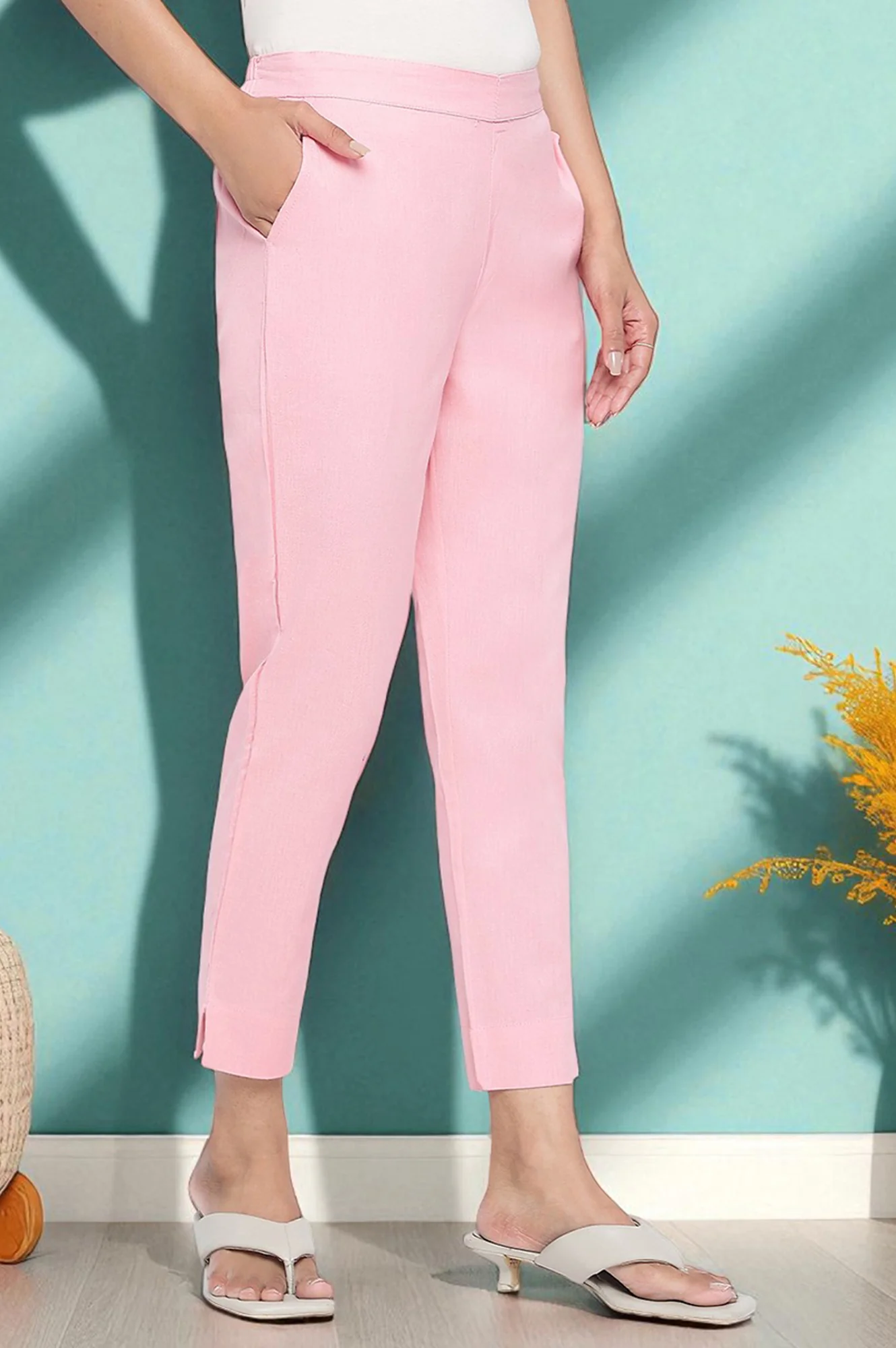 Elleven Women's Pink Solid Cotton Flax Trousers in Ankle Length - Image 3