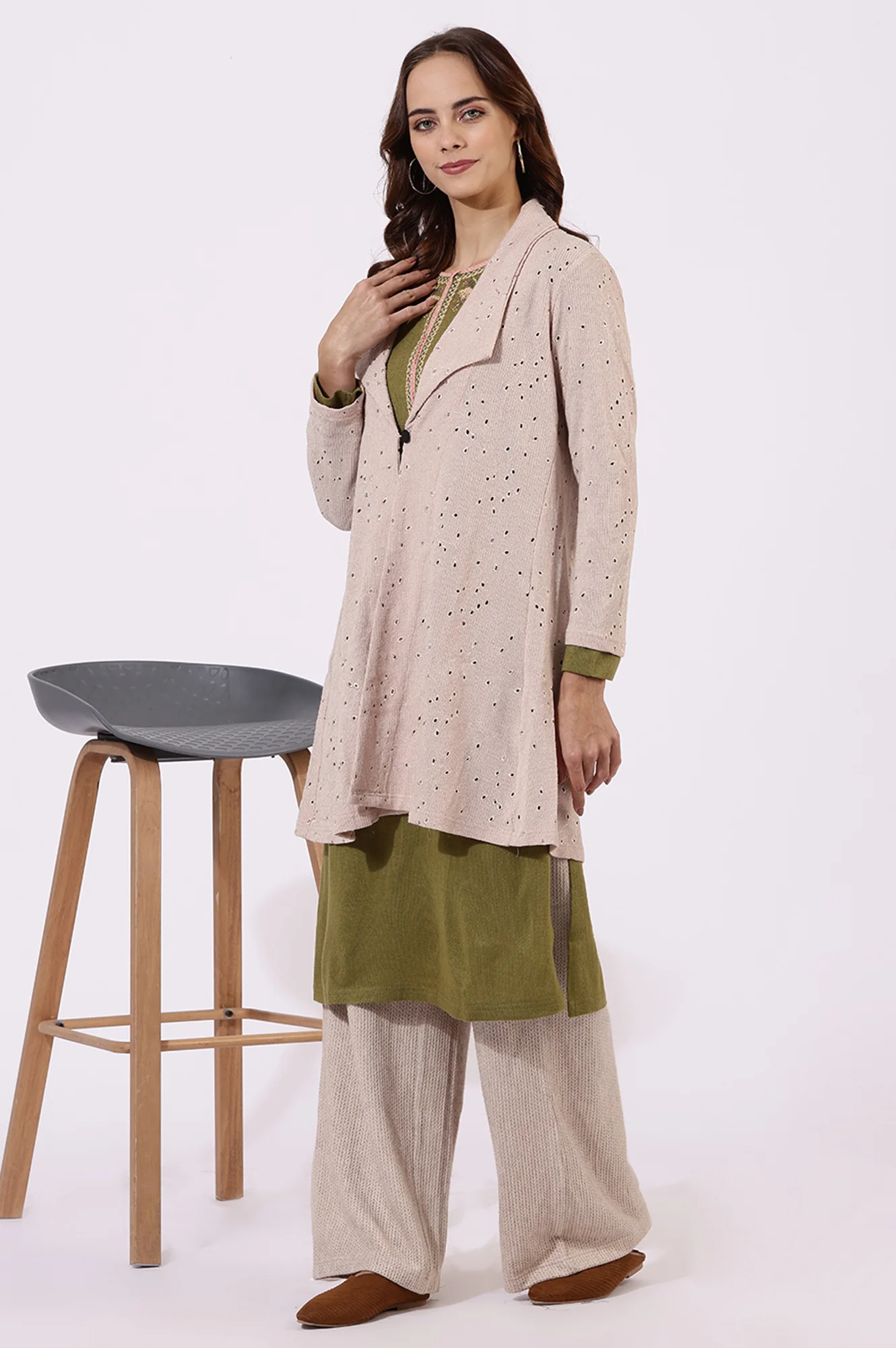 Pink Thread Embroidered Chenille Schifflie Straight Shrug - Image 4