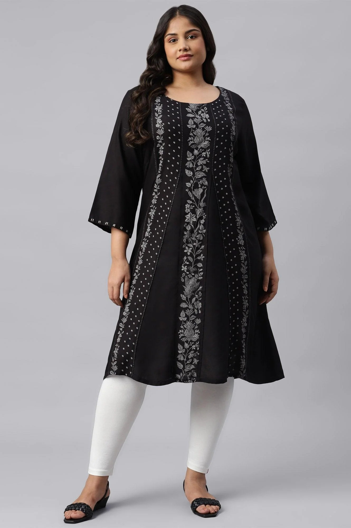 Plus Size Black Floral Print Round Neck kurta With Godets