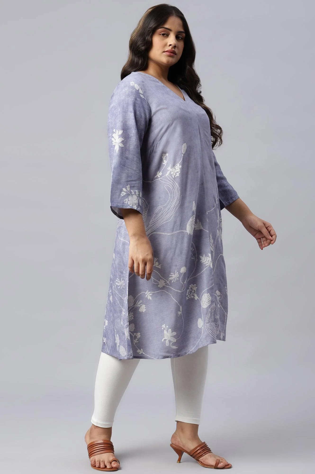Plus Size Blue Floral Print V-Neck kurta - Image 4