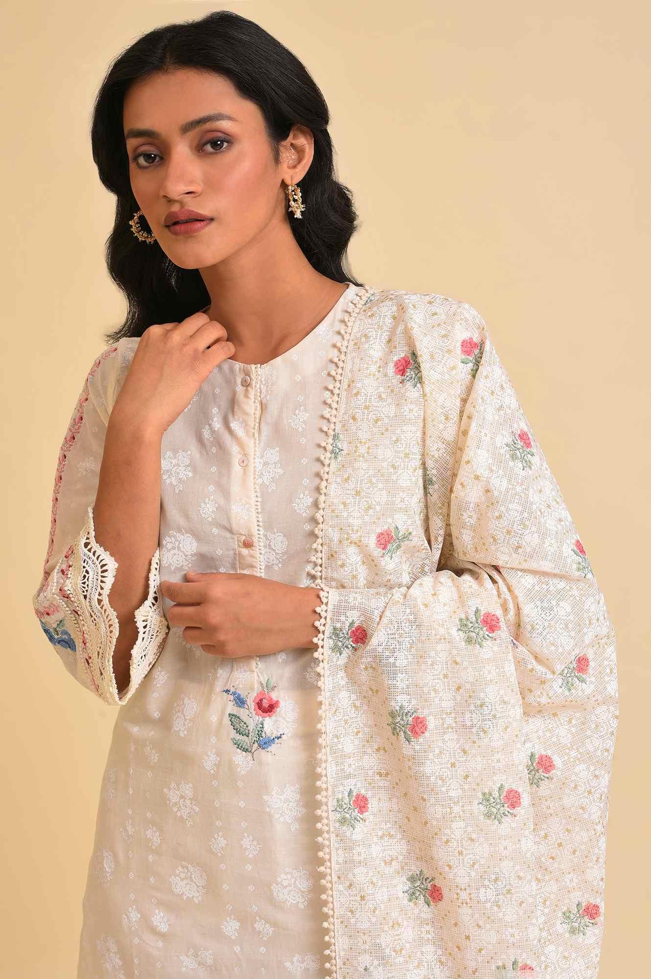 Plus Size Ecru Printed Festive kurta, Pants & Dupatta Set - Image 5