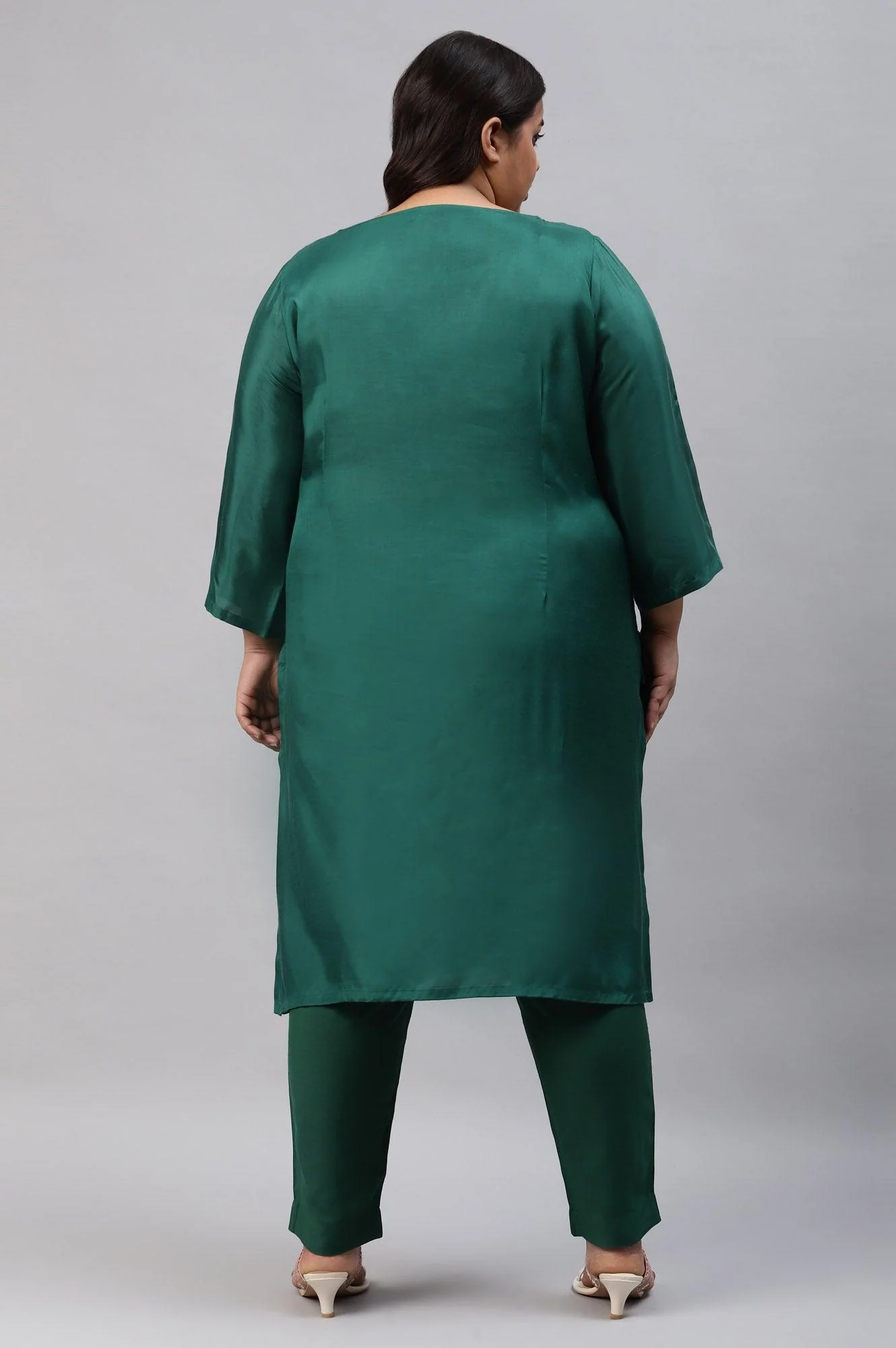Plus Size Green Glitter Printed Embroidered kurta - Image 2