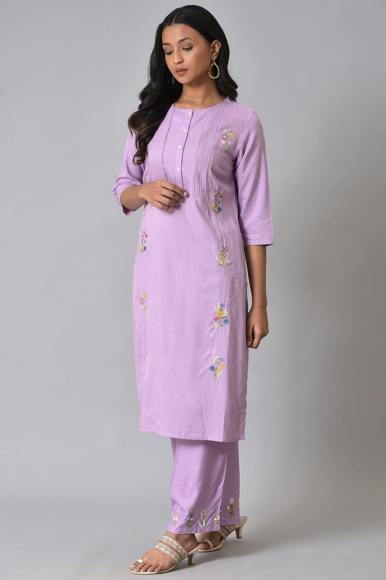 Plus Size Light Purple Embroidered kurta With Pintucks - Image 3