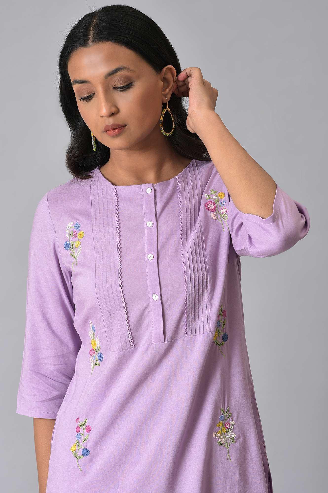 Plus Size Light Purple Embroidered kurta With Pintucks - Image 5