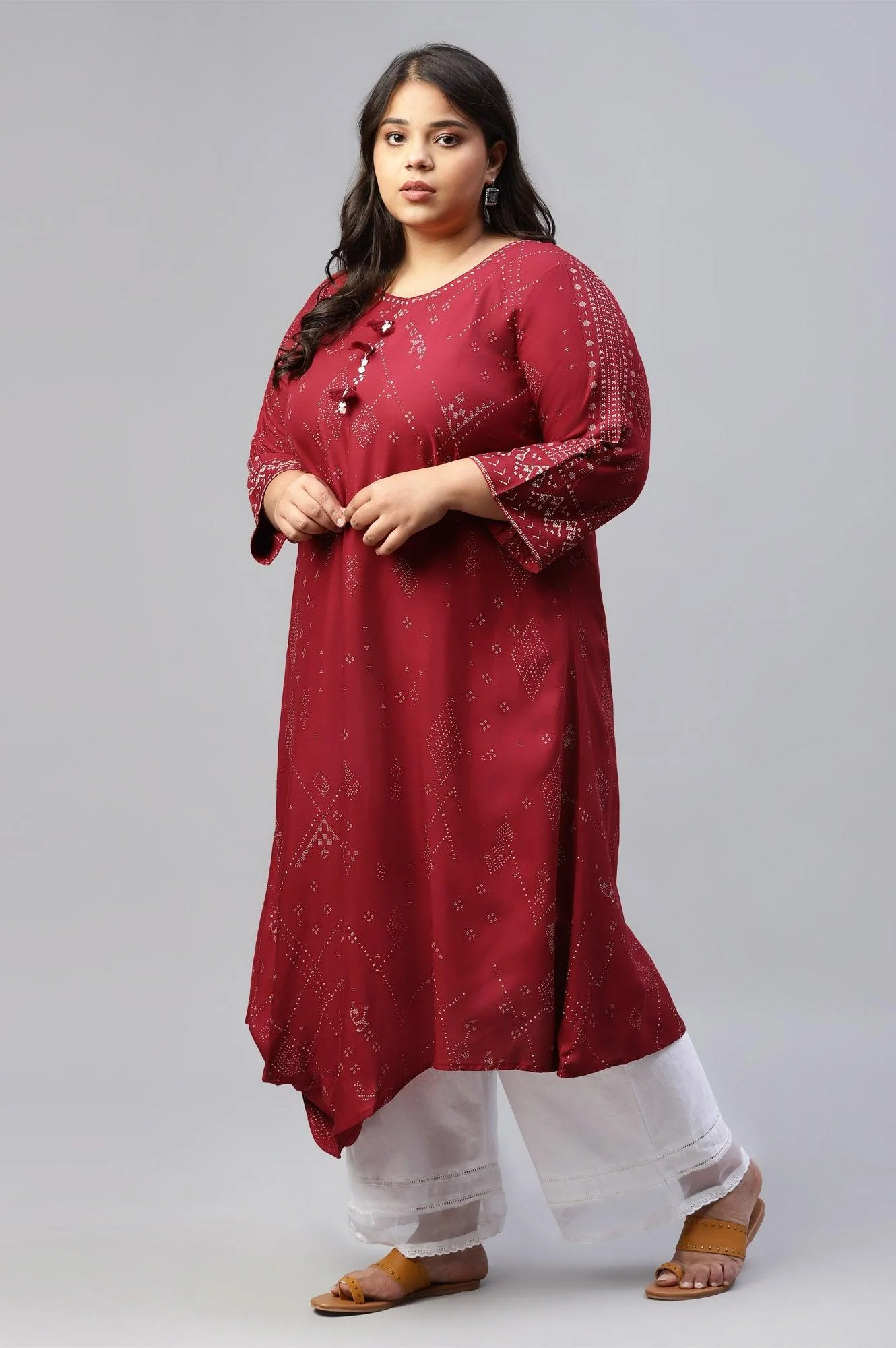 Plus Size Maroon Cowl Hemline kurta With Shell Detail - Image 3