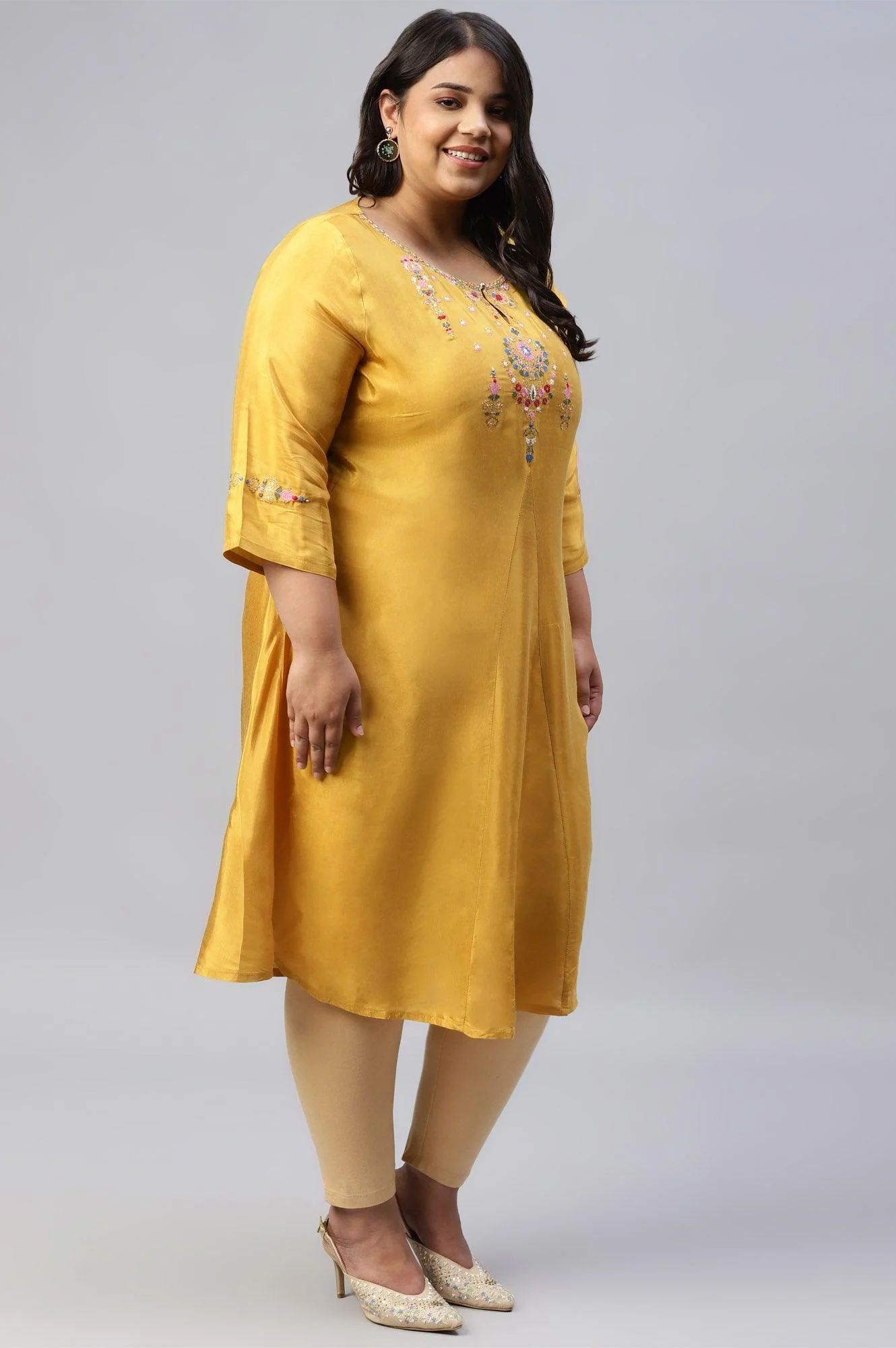Plus Size Mellow Yellow Embroidered A-Line kurta - Image 4