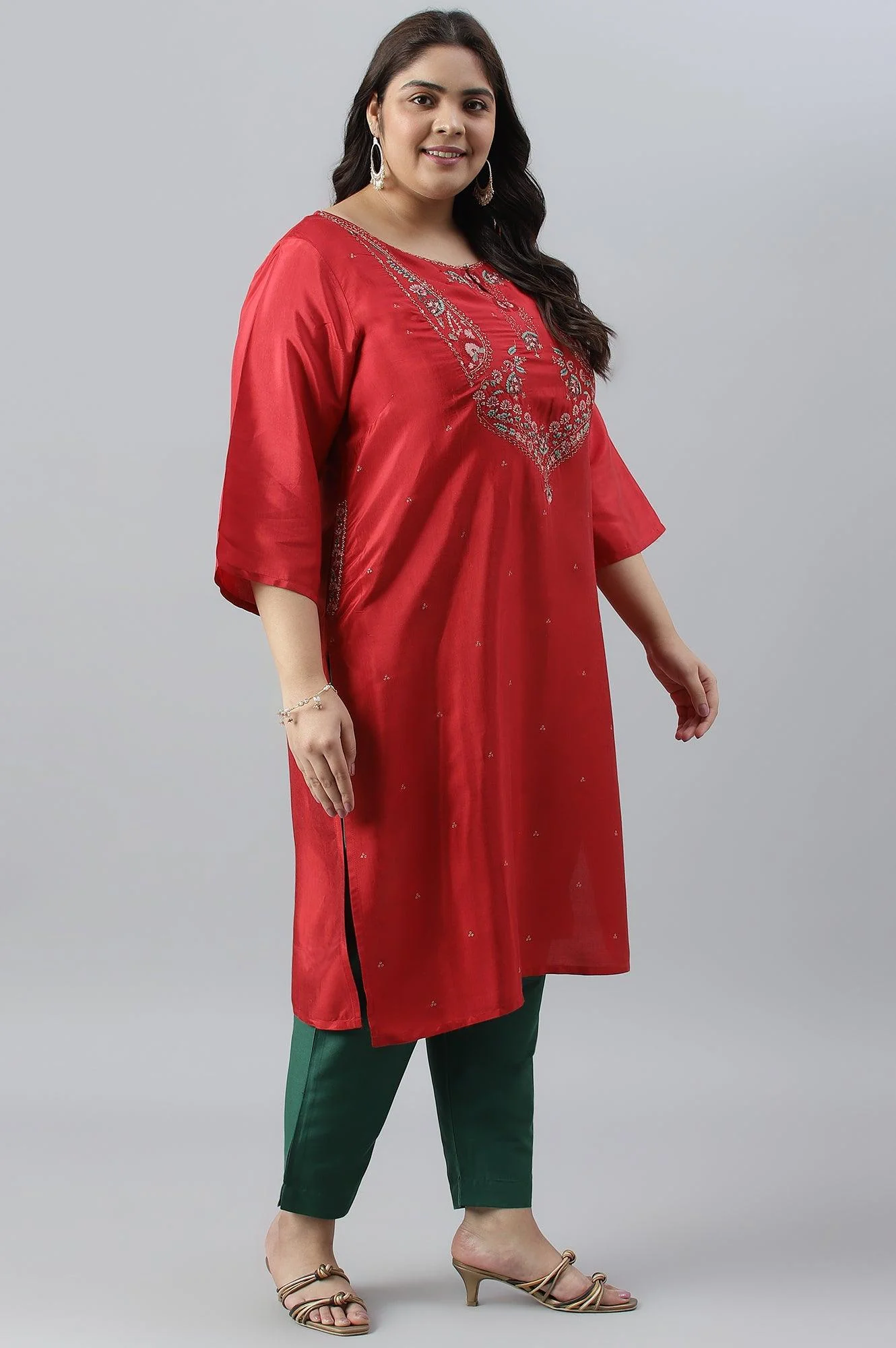 Plus Size Red Glitter Printed Festive kurta With Green Slim Pants And Printed Dupatta - Image 3