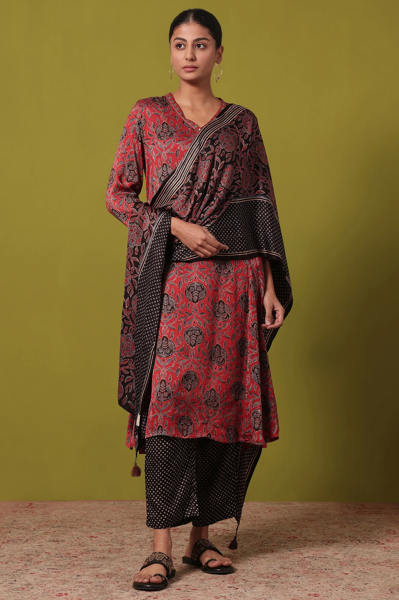Black Printed Viscose Dupatta - Image 2