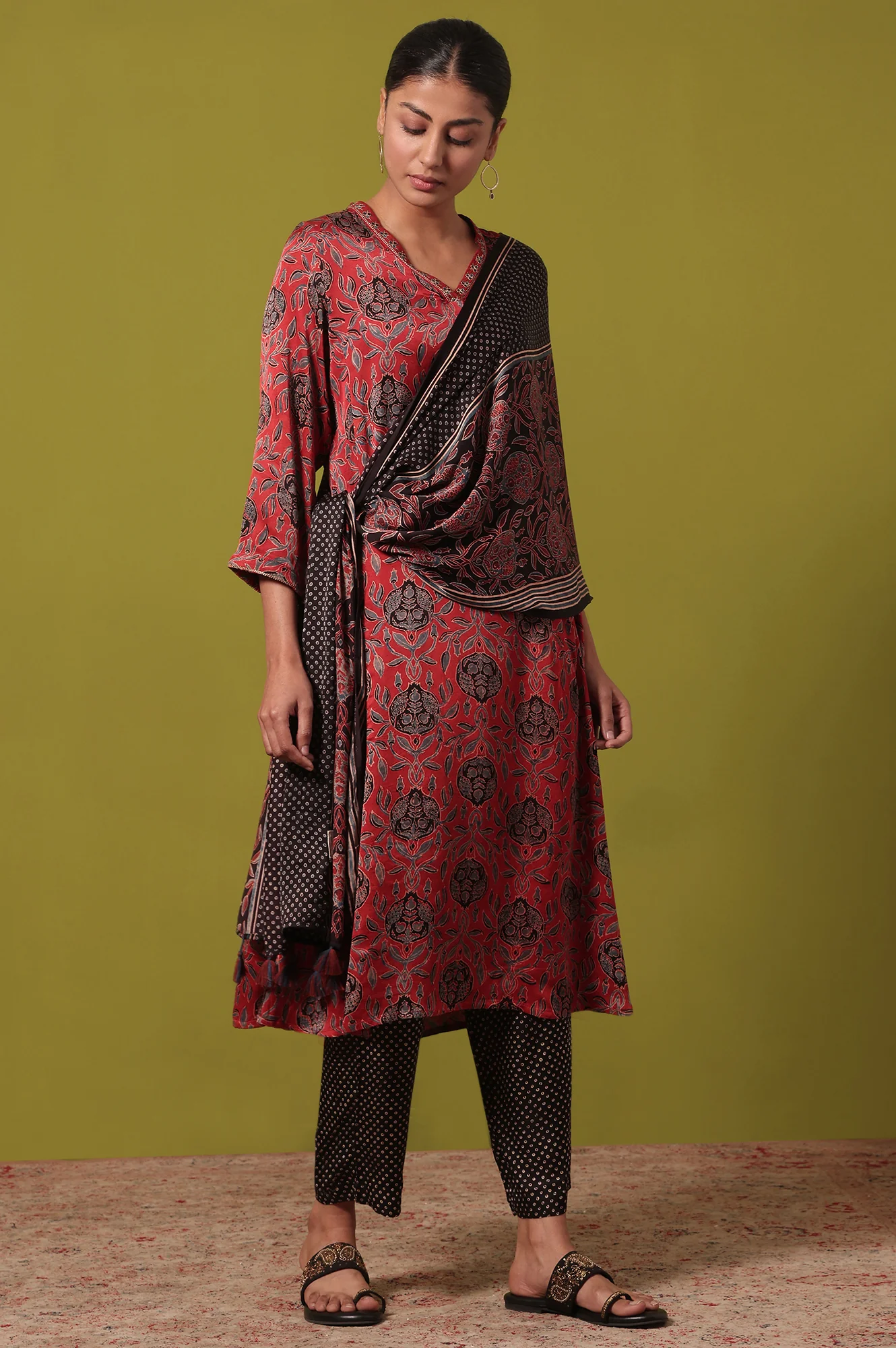 Black Printed Viscose Dupatta - Image 3