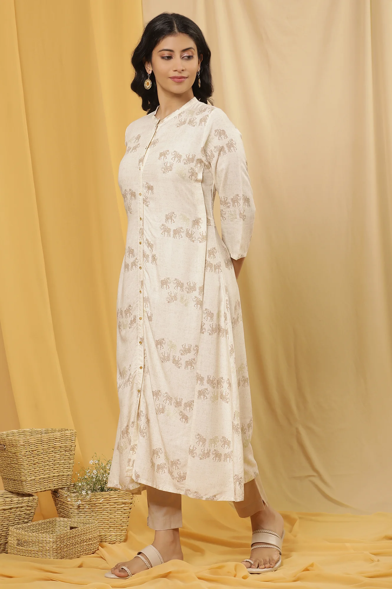 Beige Printed Kurta And Pants Set - Image 3