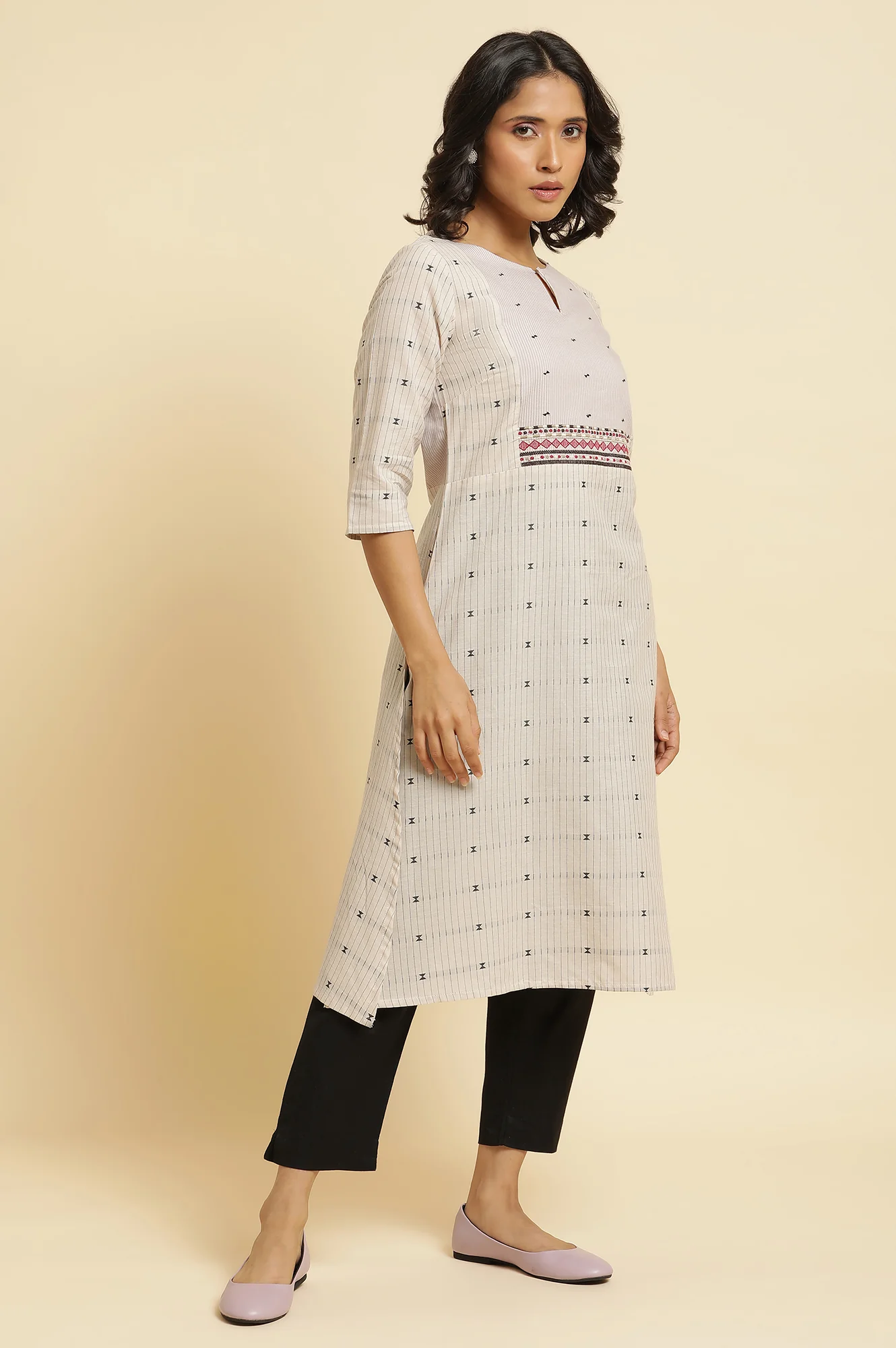 Beige Printed Kurta, Pants And Dupatta Set - Image 5