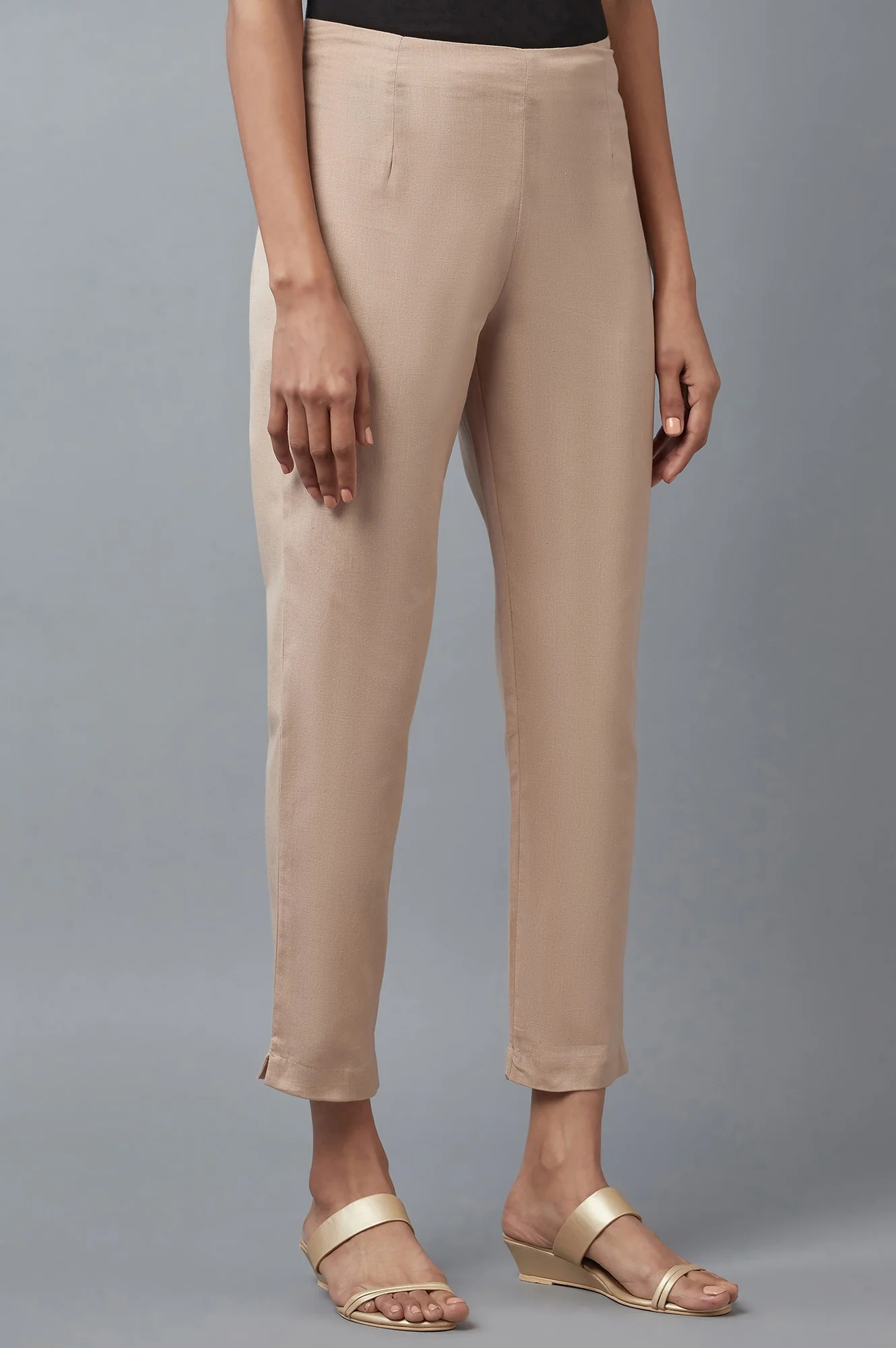 Beige Solid Straight Trousers in Mid-Rise - Image 5