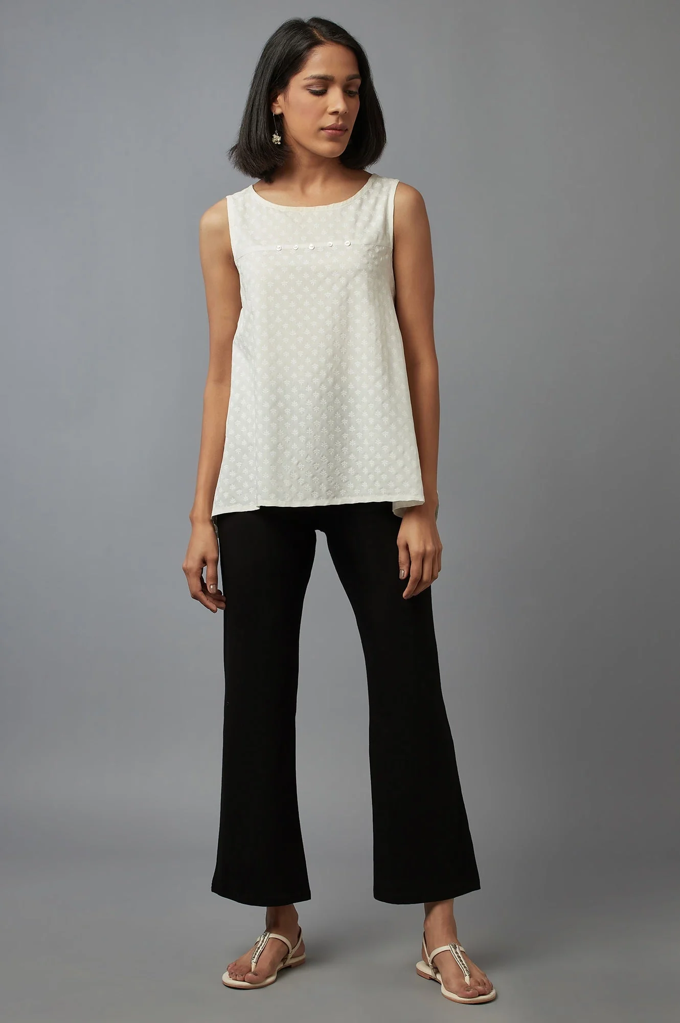 Elleven Women's Black Solid Flared Cotton Pants With Slip On Closure - Image 5