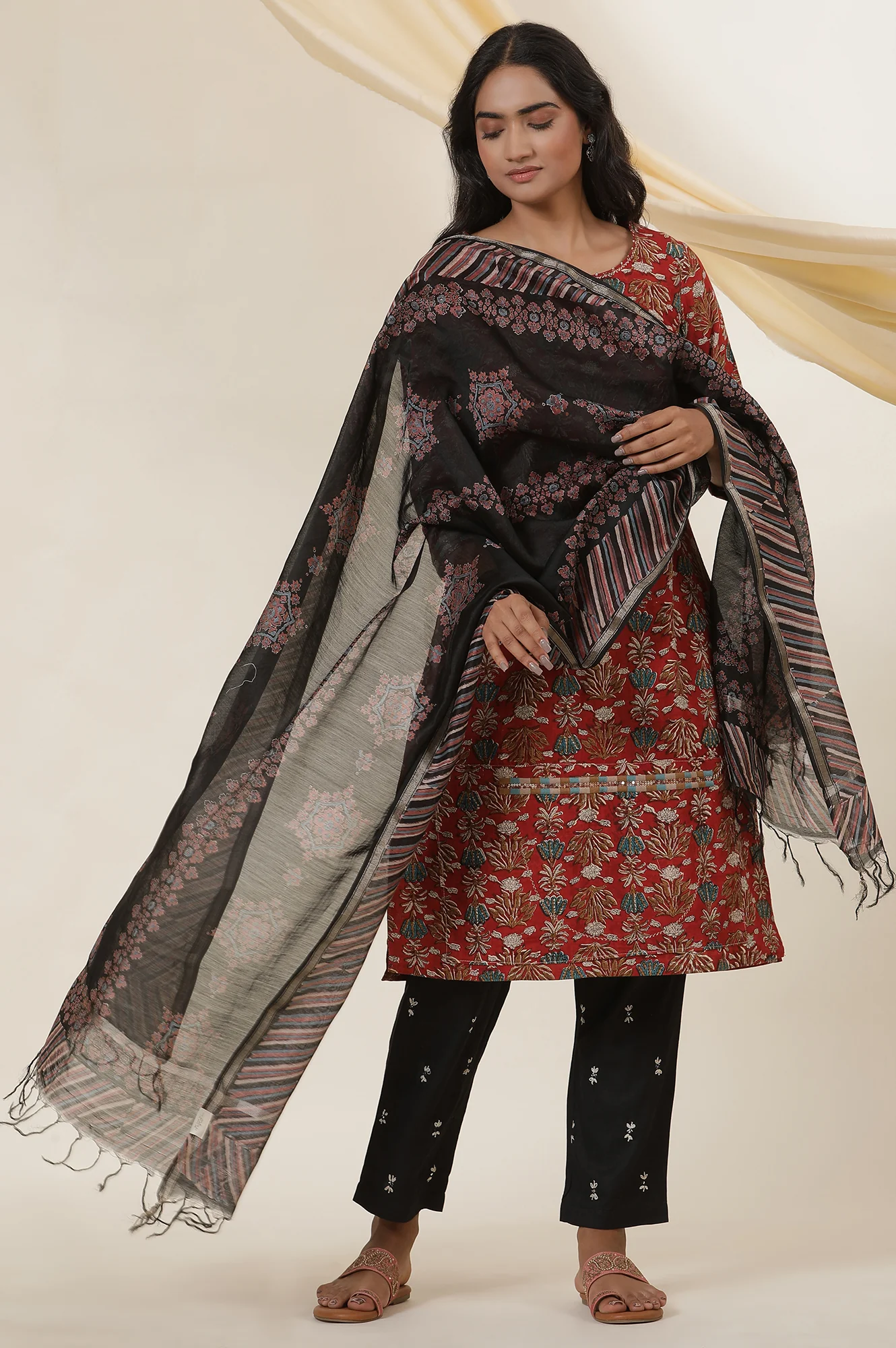 Black Espresso Block Printed Chanderi Drape - Image 2