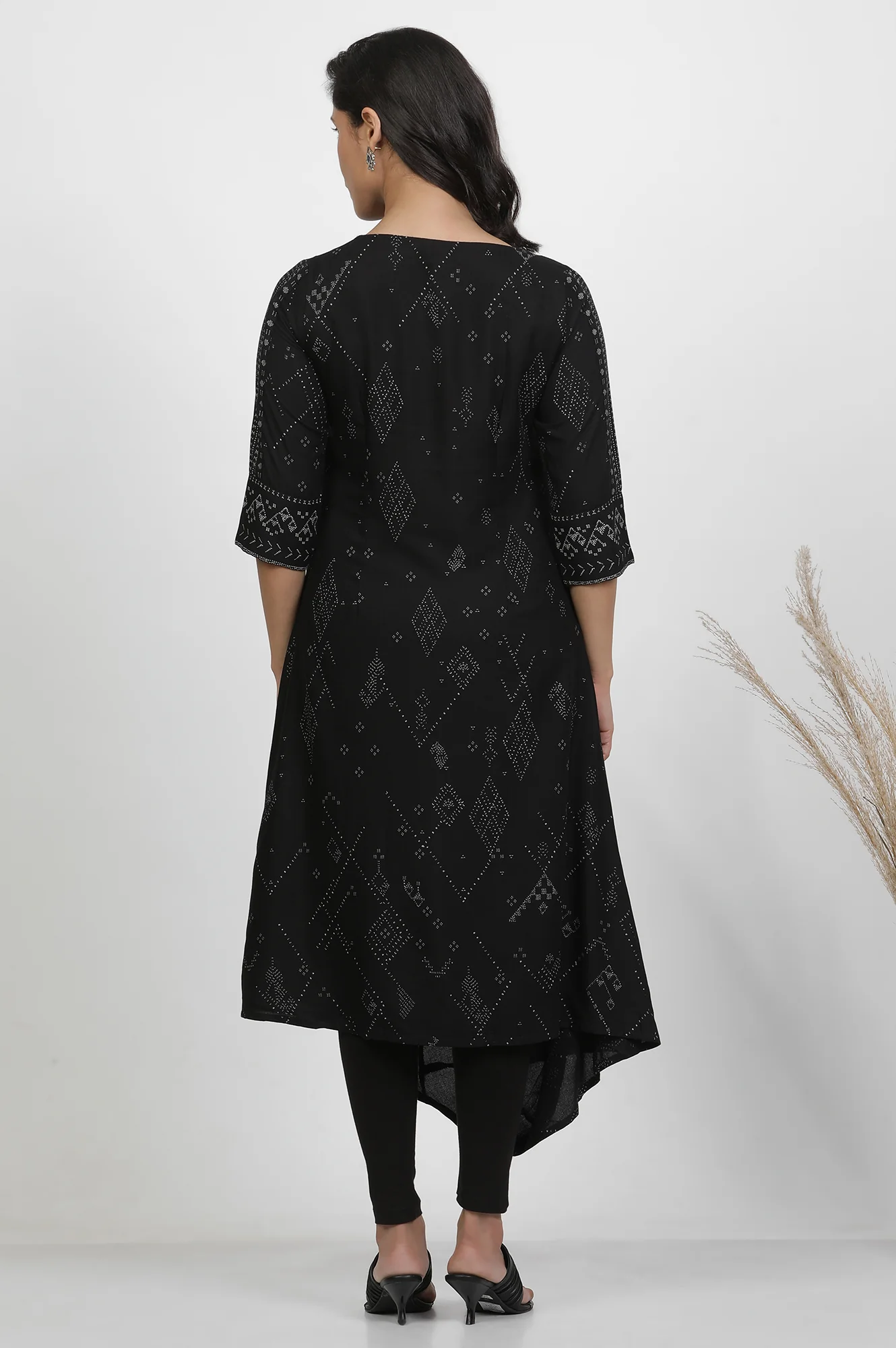 Black Printed Kurta With Cowl Hemline And Tights Set - Image 4