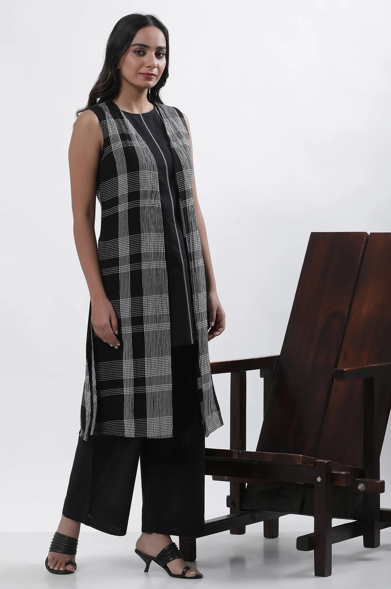 Black Sleeveless A-line Top with Jacket and Pants Co-ord Set - Image 5