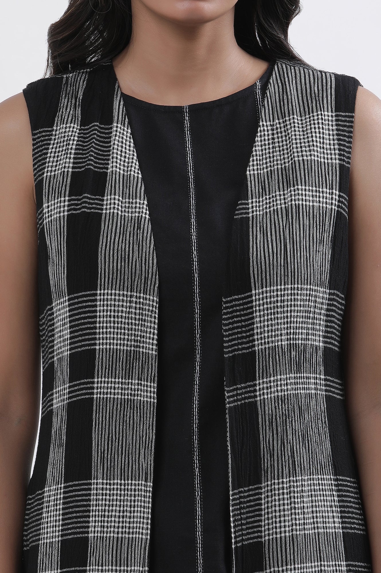 Black Sleeveless A-line Top with Jacket and Pants Co-ord Set - Image 7