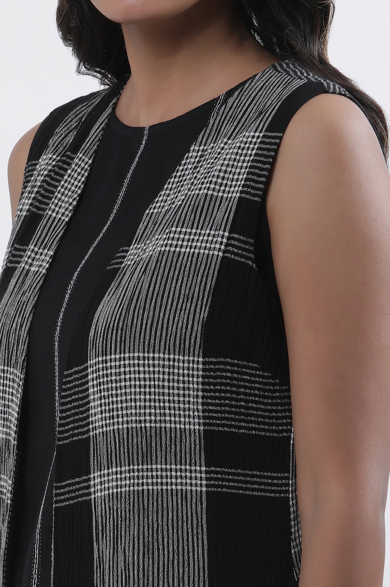 Black Sleeveless A-line Top with Jacket and Pants Co-ord Set - Image 8