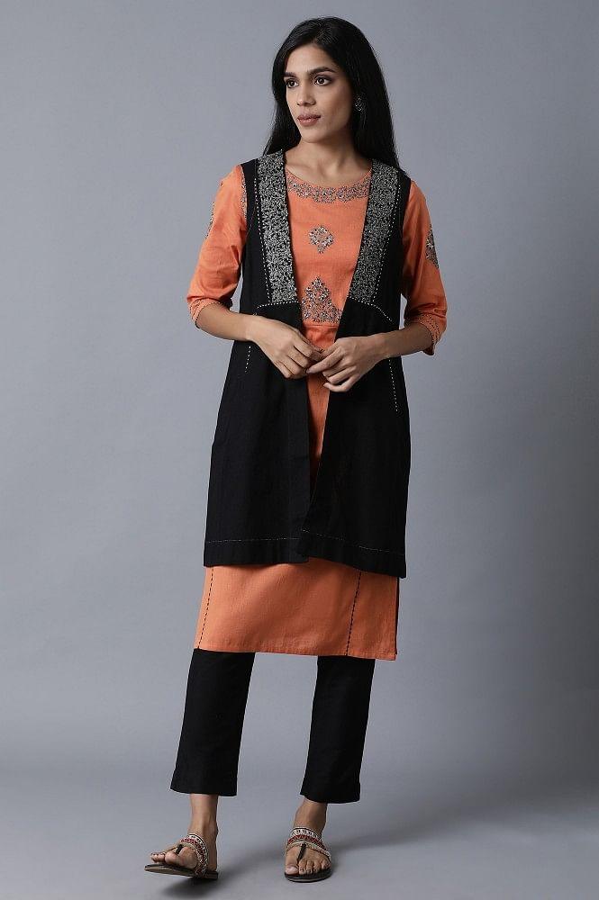 Black Sleeveless Embroidered Shrug - Image 4