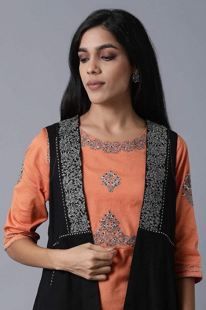 Black Sleeveless Embroidered Shrug - Image 5