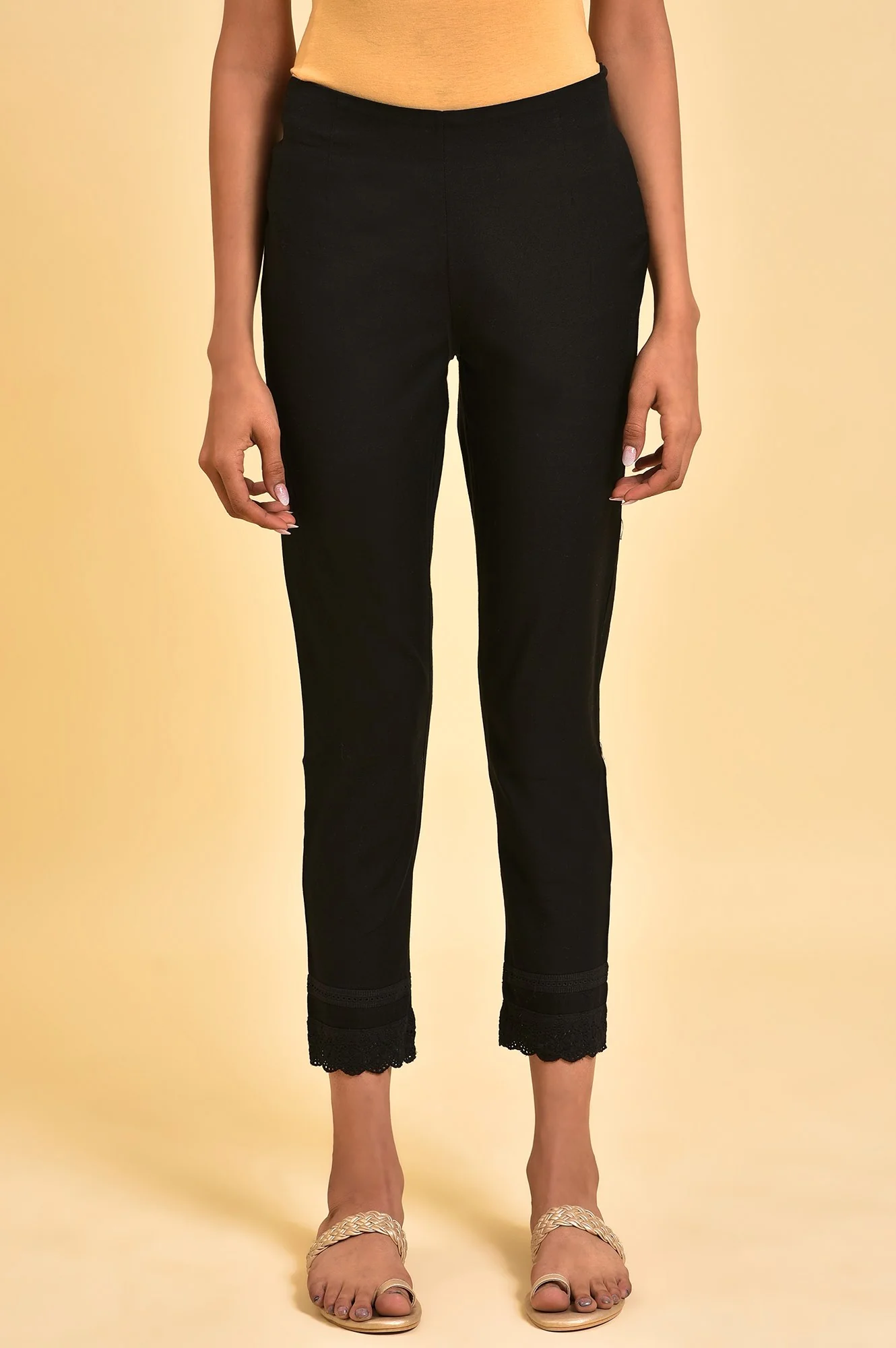 Black Solid Slim Pants
