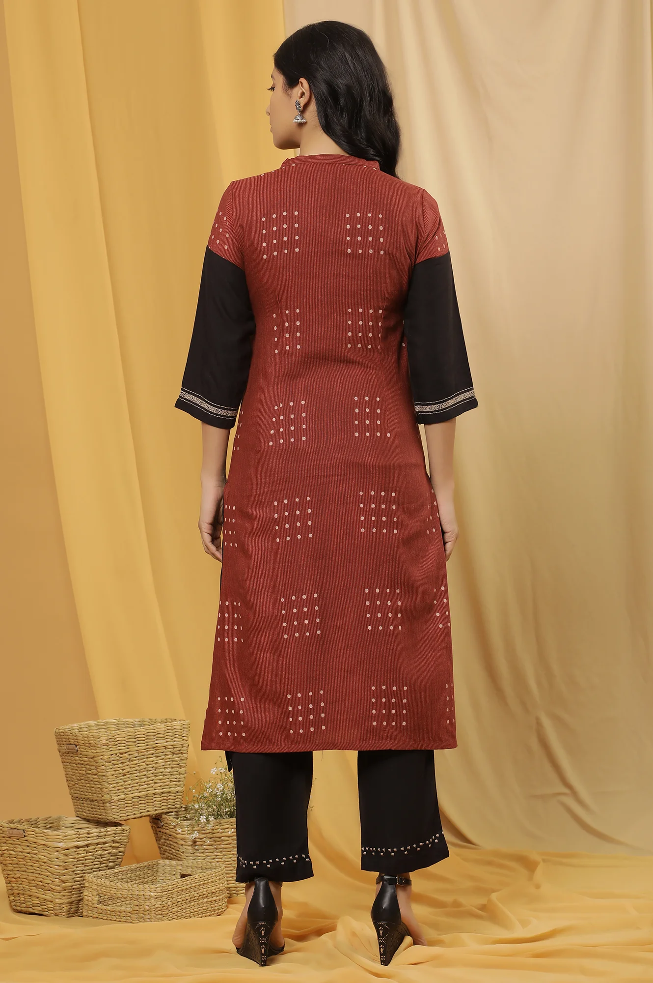 Black Straight Kurta And Pants Set - Image 5