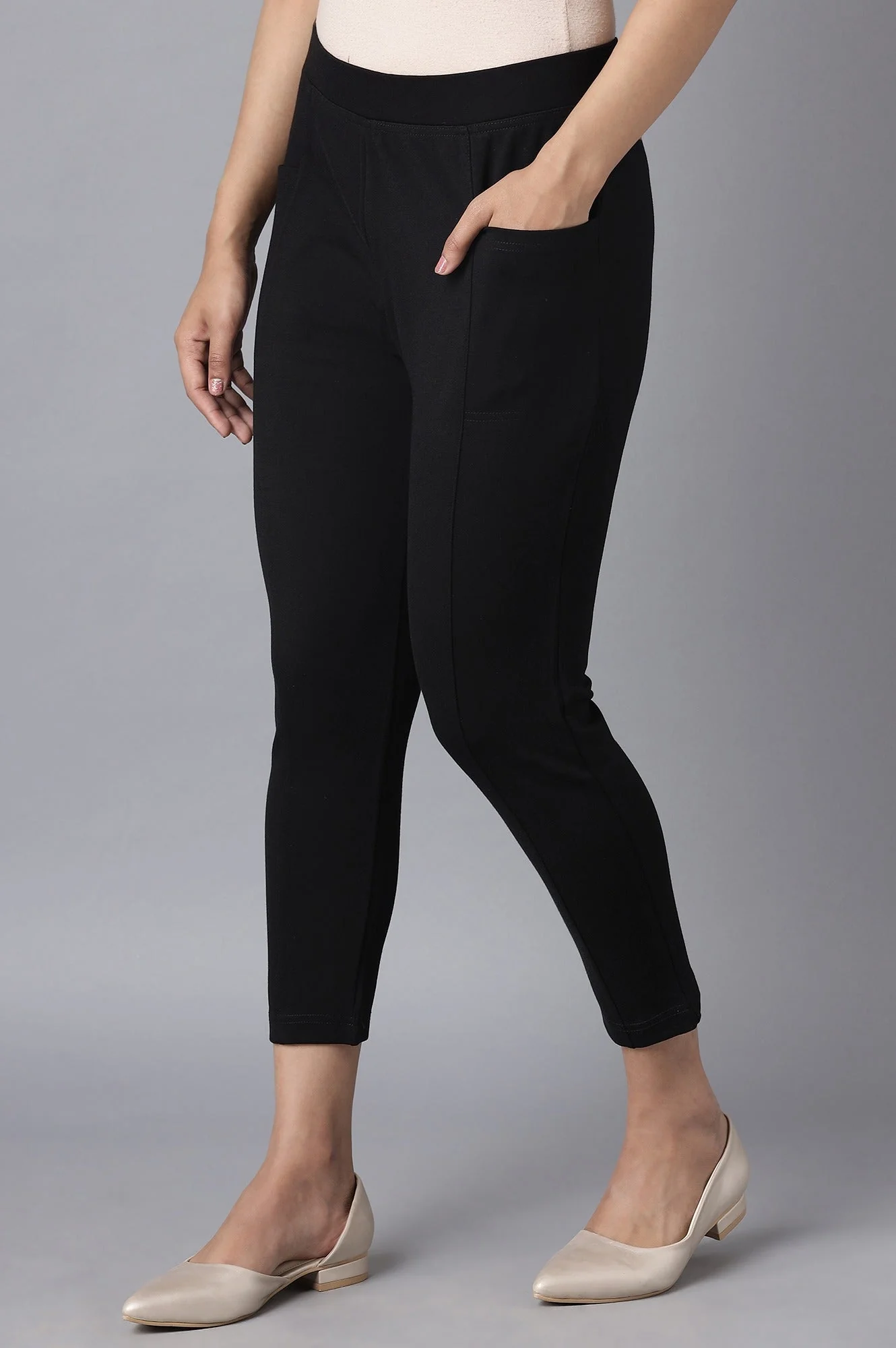 Elleven Women's Black Solid Straight Fit Tights With Elasticated Waistband - Image 3