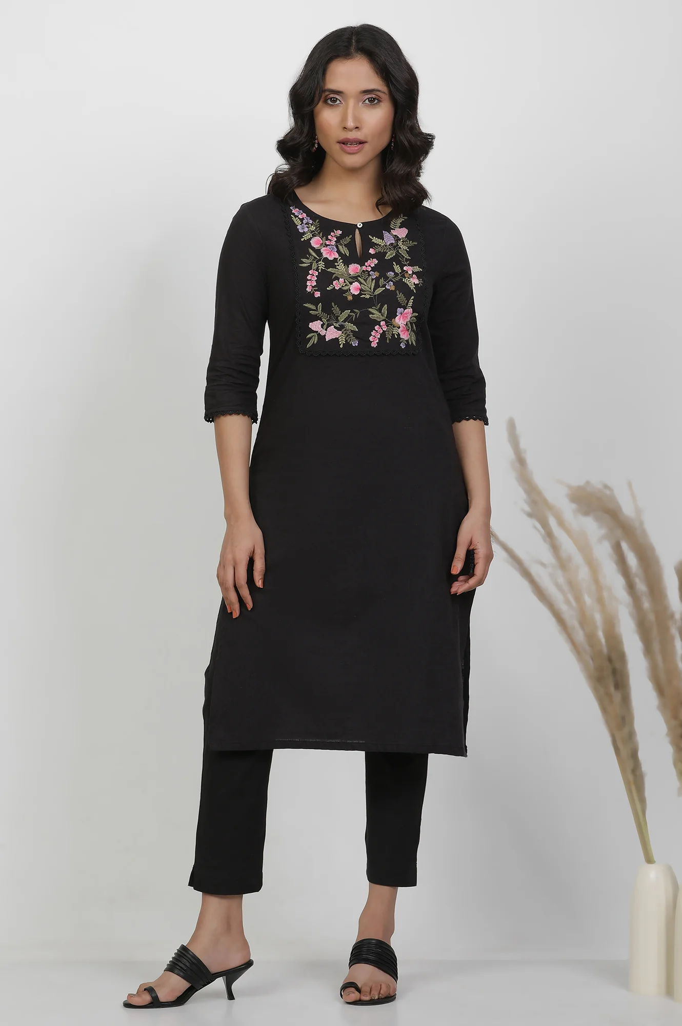 Black Textured Cotton Dobby Embroidered Kurta - Image 2