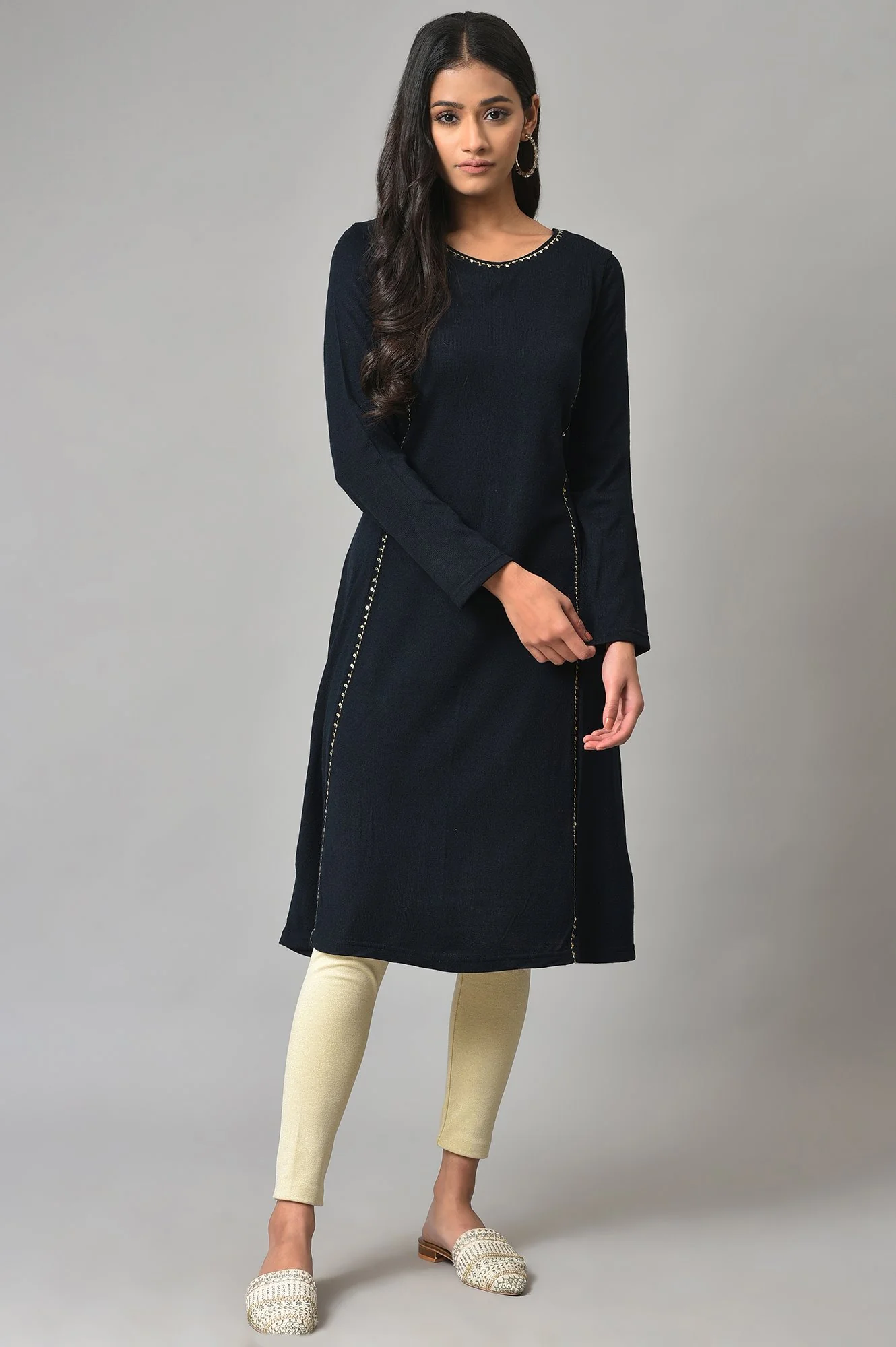 Blue A-Line Embroidered Winter kurta - Image 6