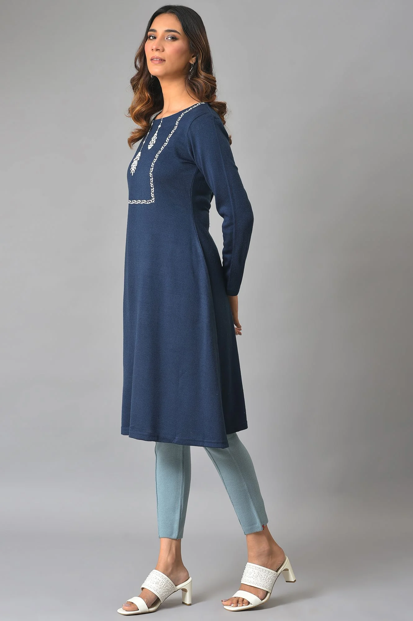 Blue A-Line Embroidered Winter kurta - Image 3
