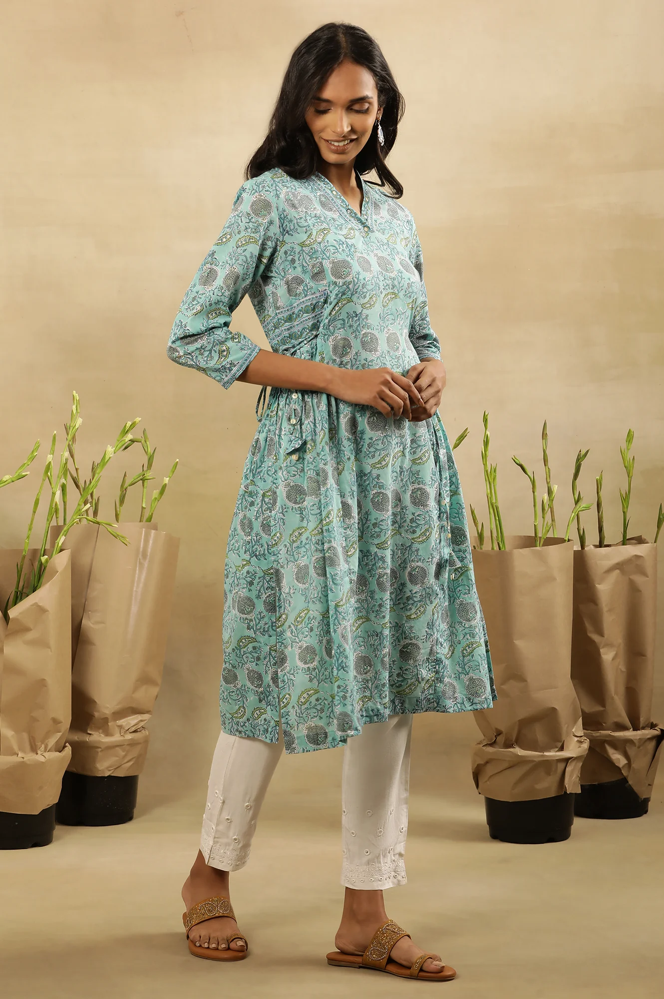 Blue Block Printed Kurta With Side Tie-Ups - Image 5