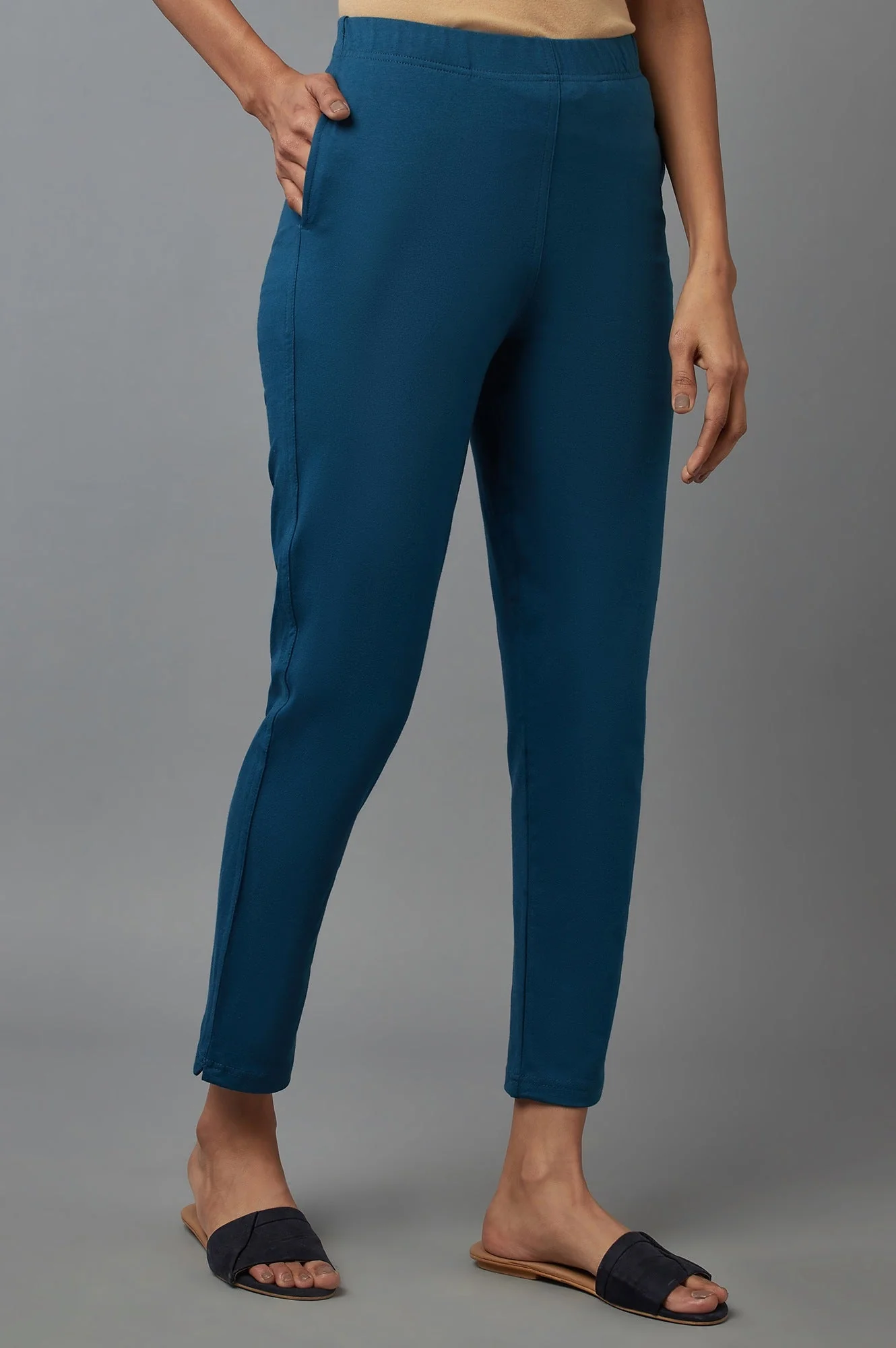 Elleven Women's Blue Solid Flared Cotton Pants With Elasticated Waist - Image 4