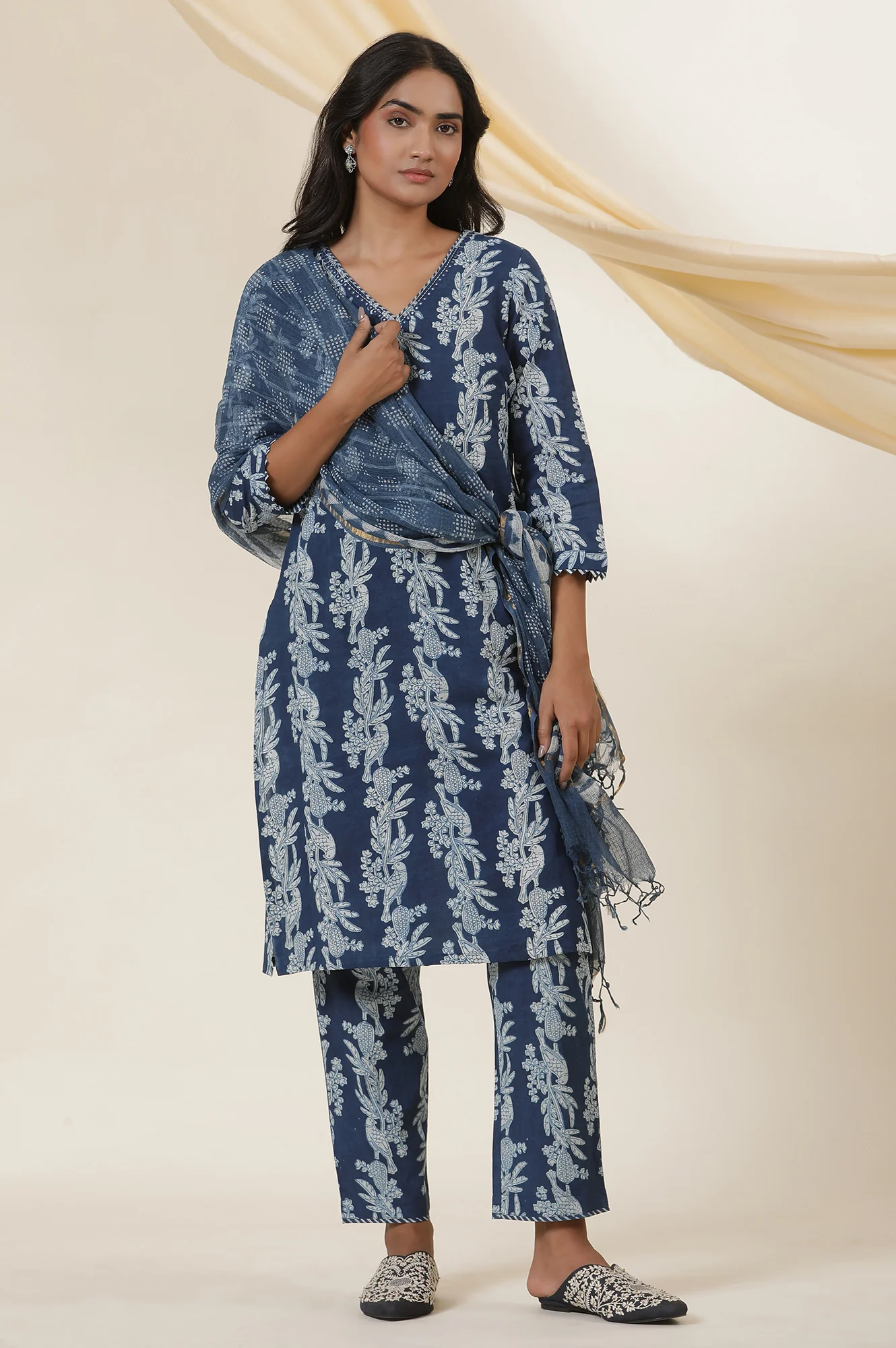 Blue Dabu Kota Doria Drape - Image 3